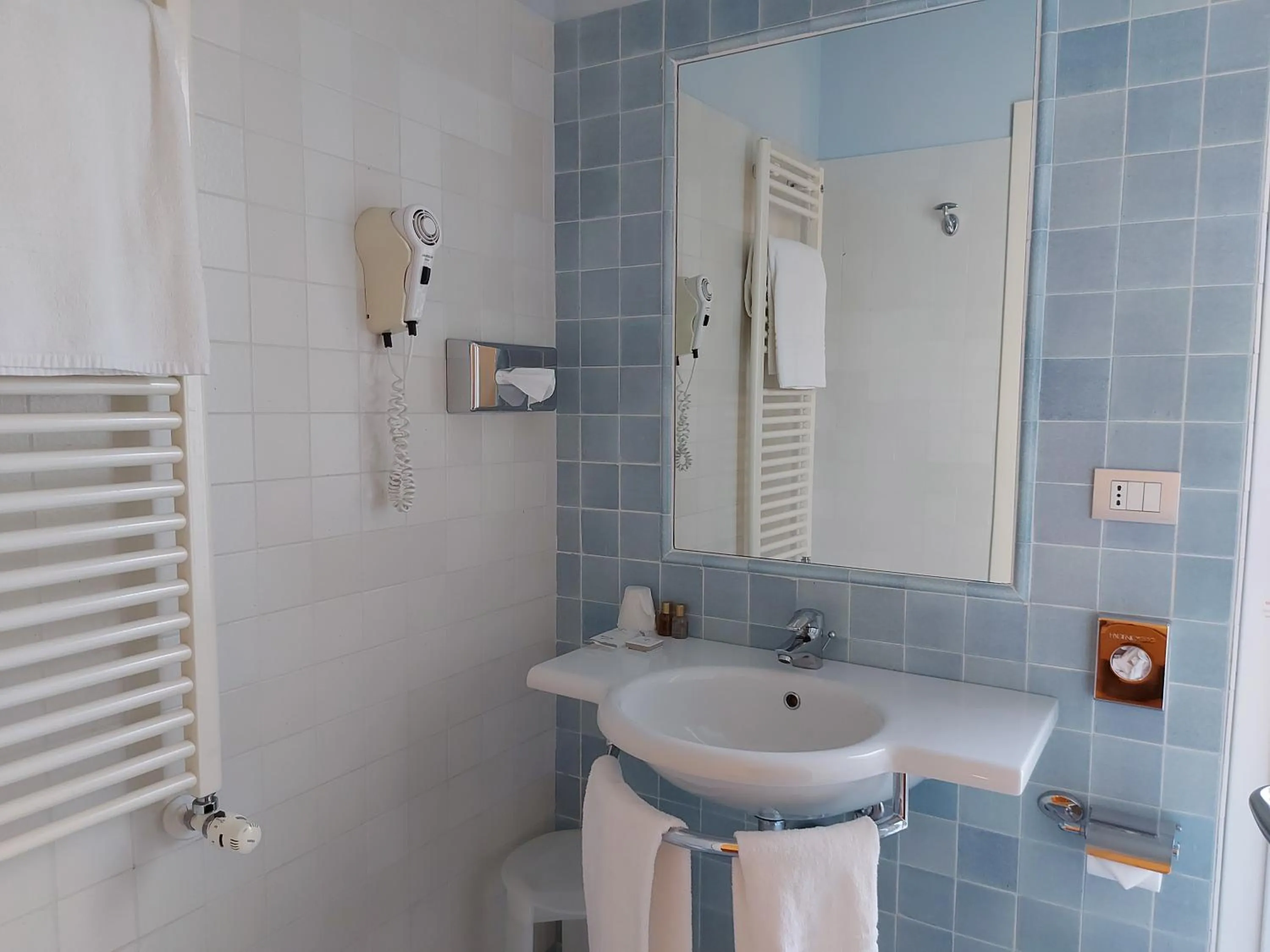 Bathroom in PHI Park Hotel Alcione