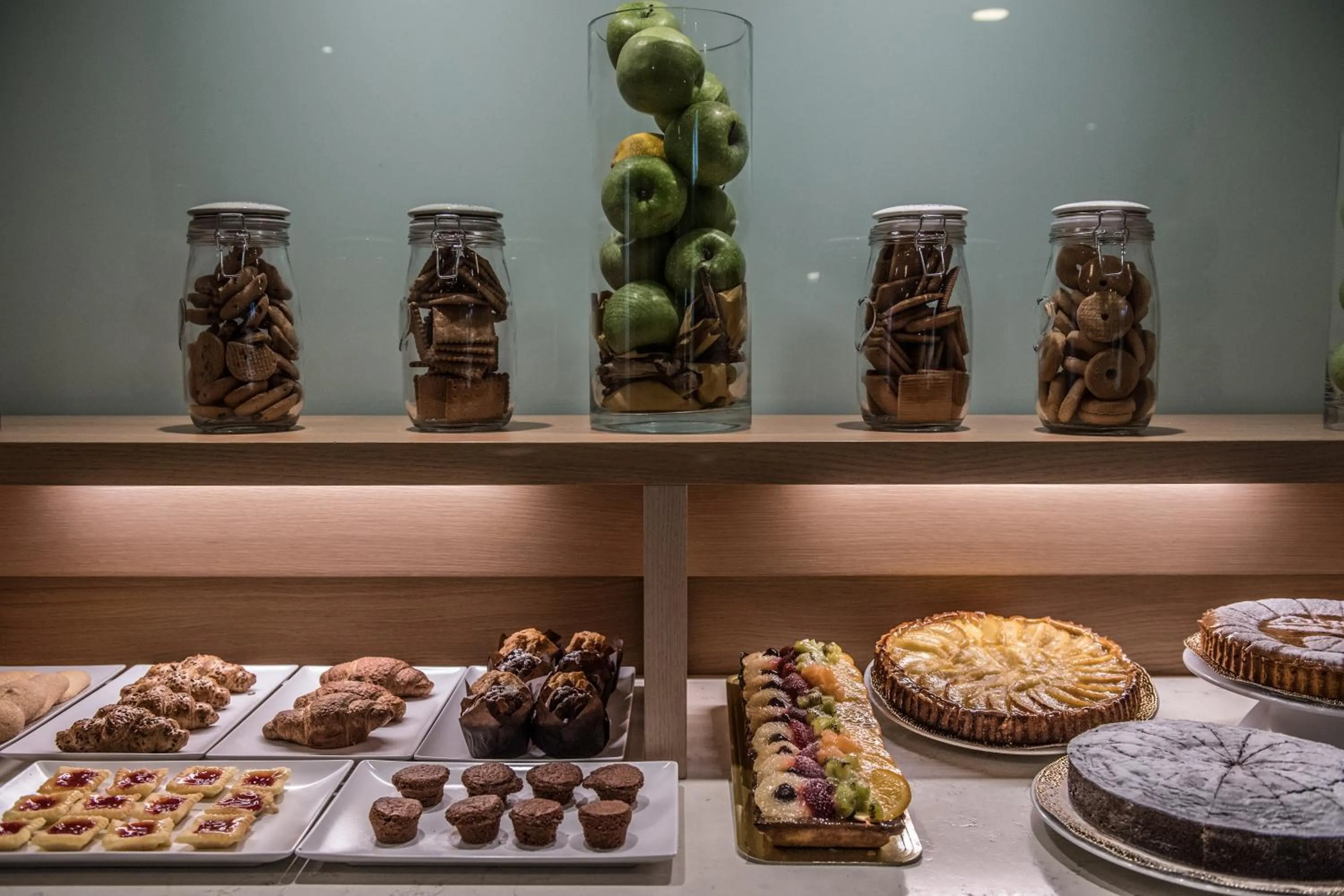 Buffet breakfast, Food in PHI Park Hotel Alcione