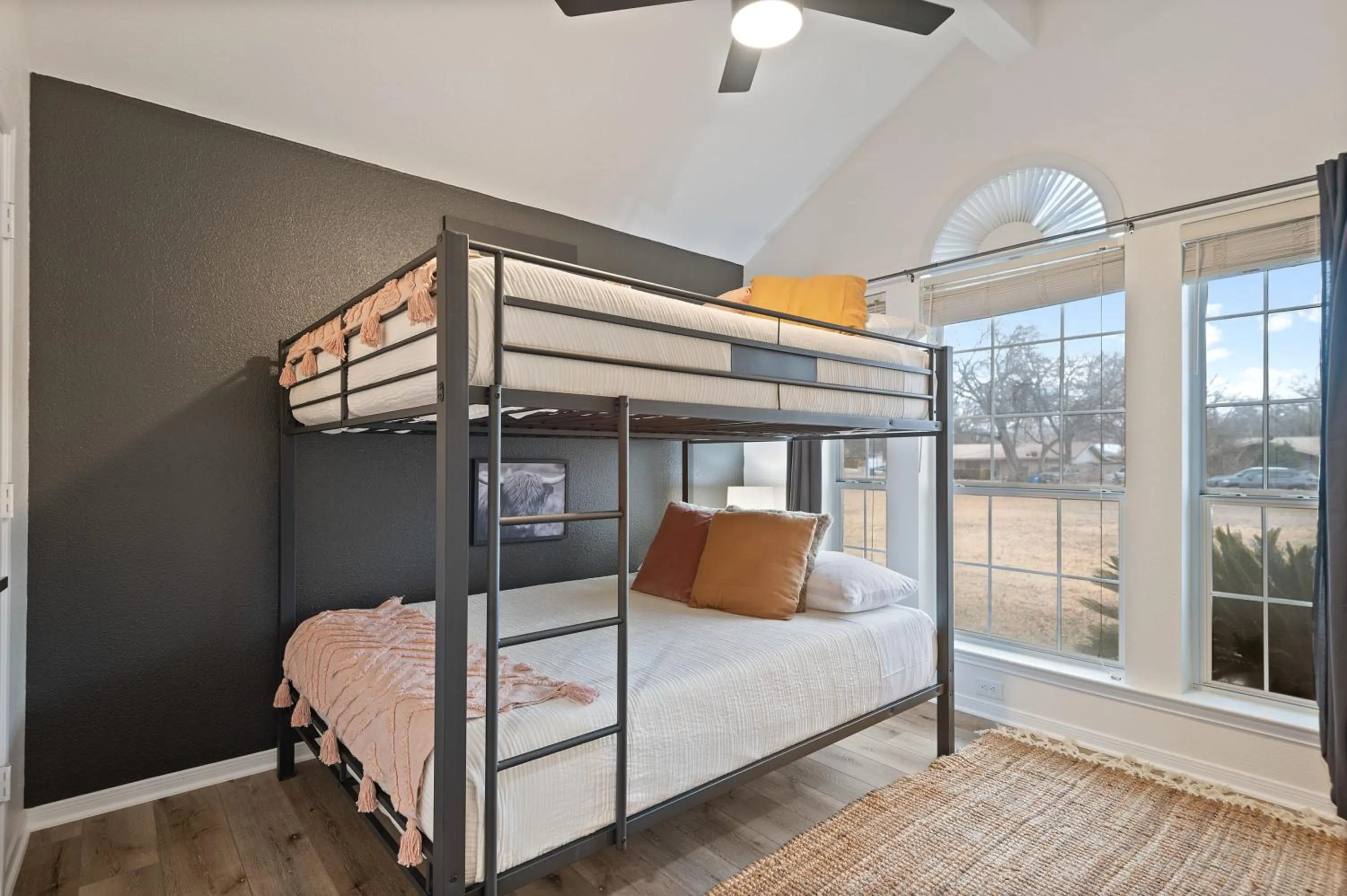 Bed in Lake Marble Falls Waterfront, House, Wet Slip, Huge Yard