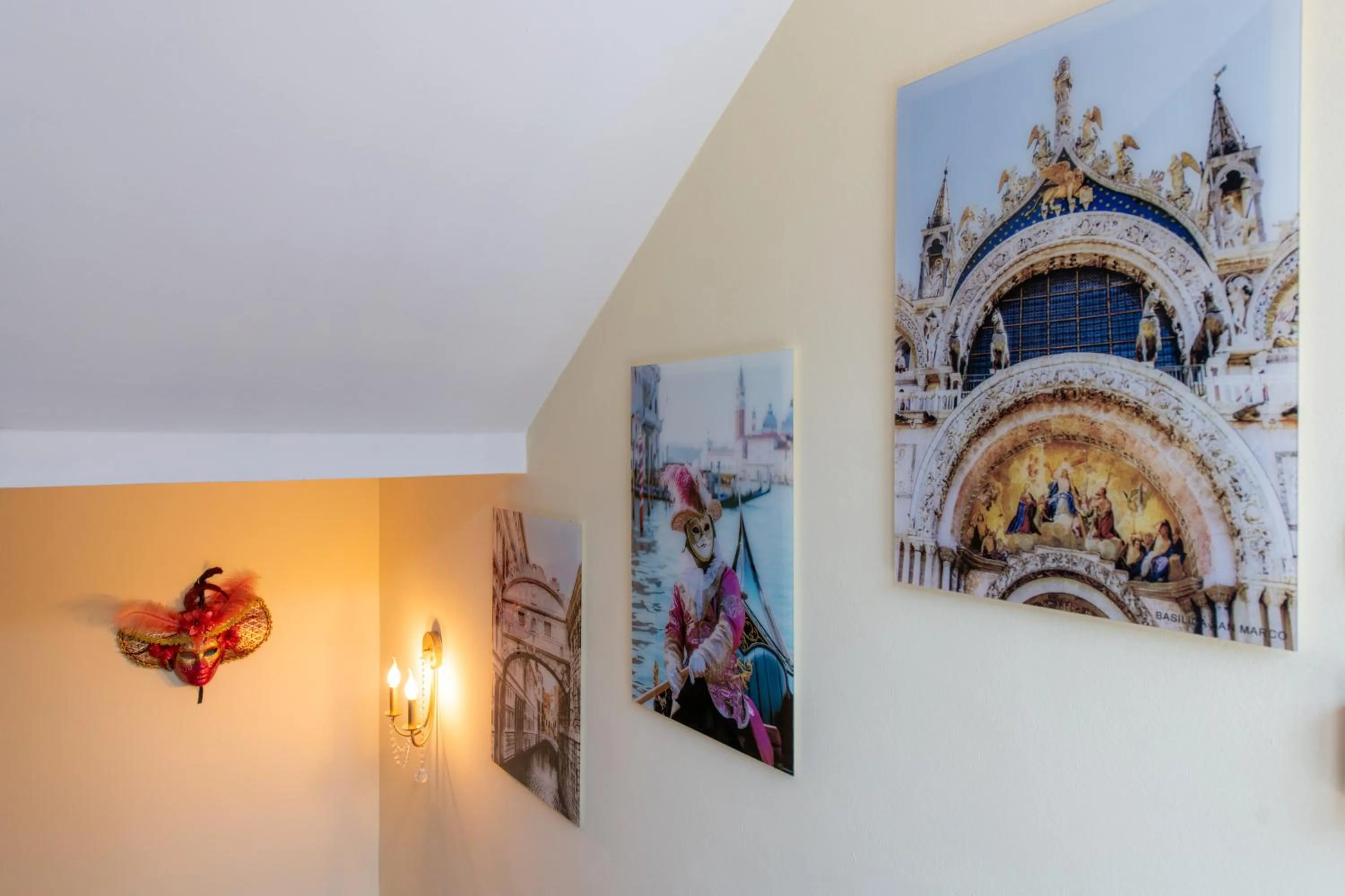 Decorative detail in Hotel Ambasciata Venice - Atika & Atif