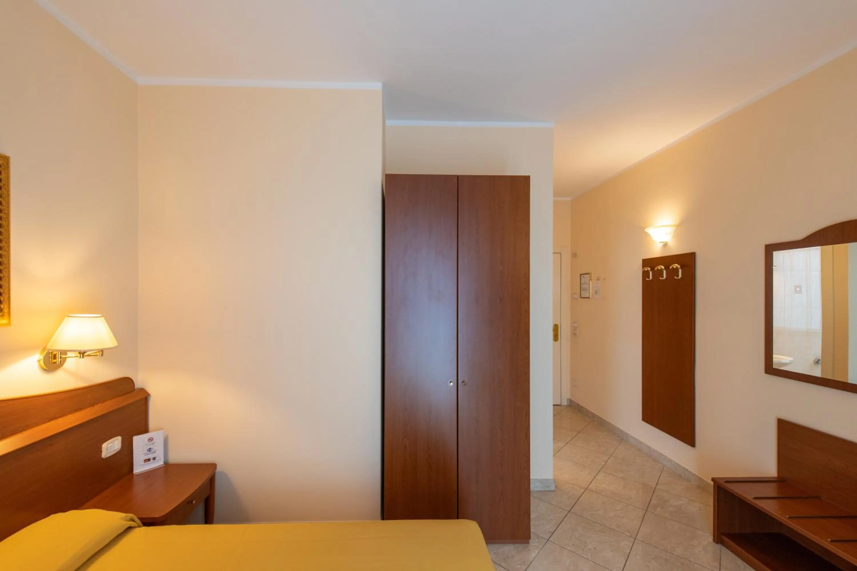 Bed in Hotel Ambasciata Venice - Atika & Atif