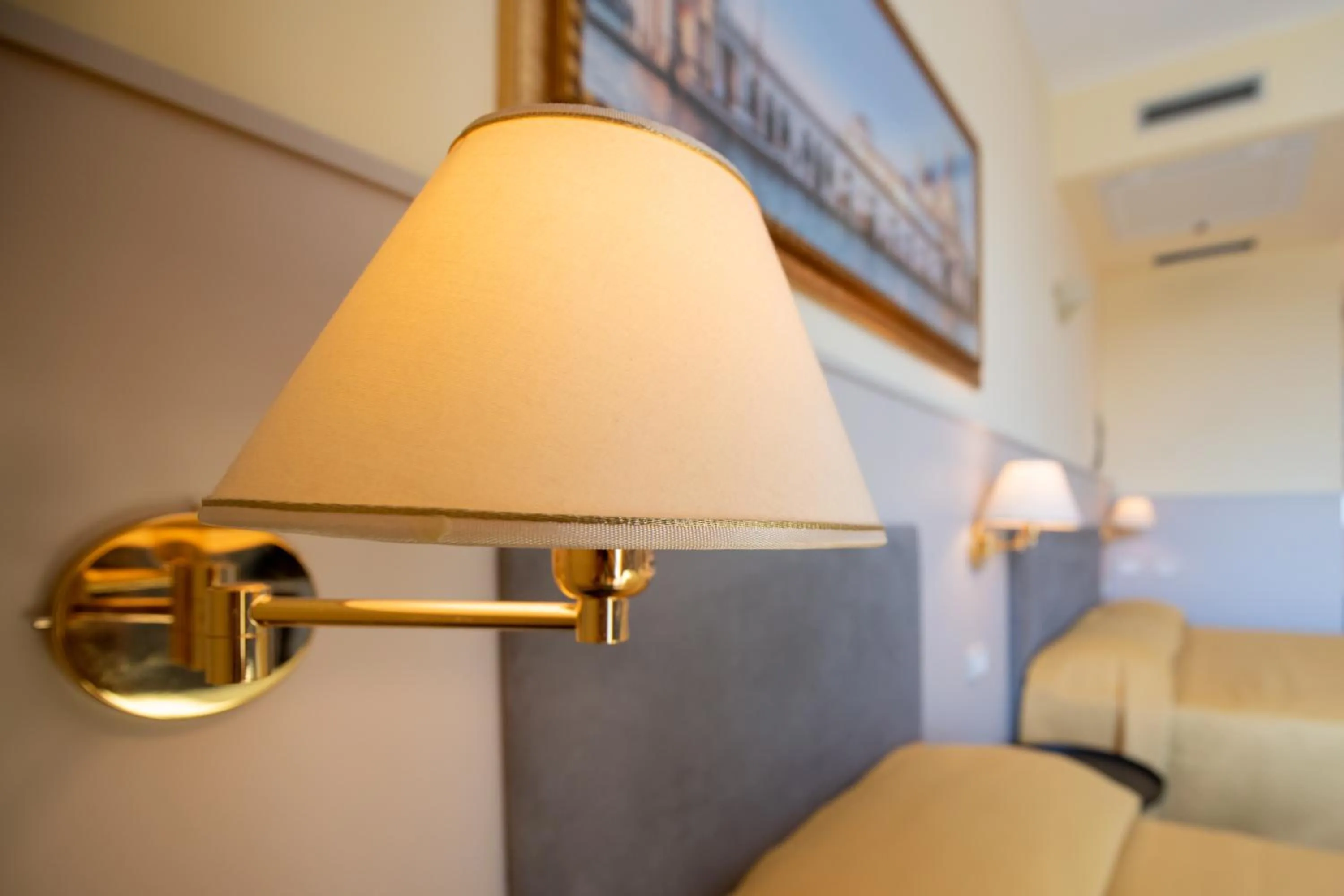 air conditioner in Hotel Ambasciata Venice - Atika & Atif