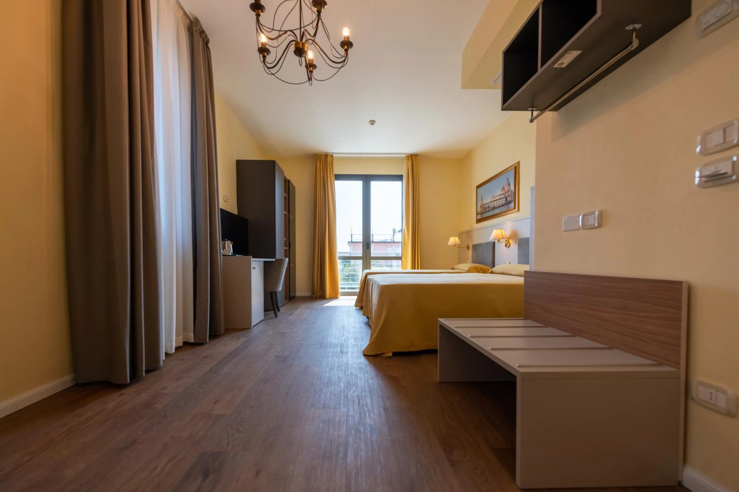 Bed in Hotel Ambasciata Venice - Atika & Atif