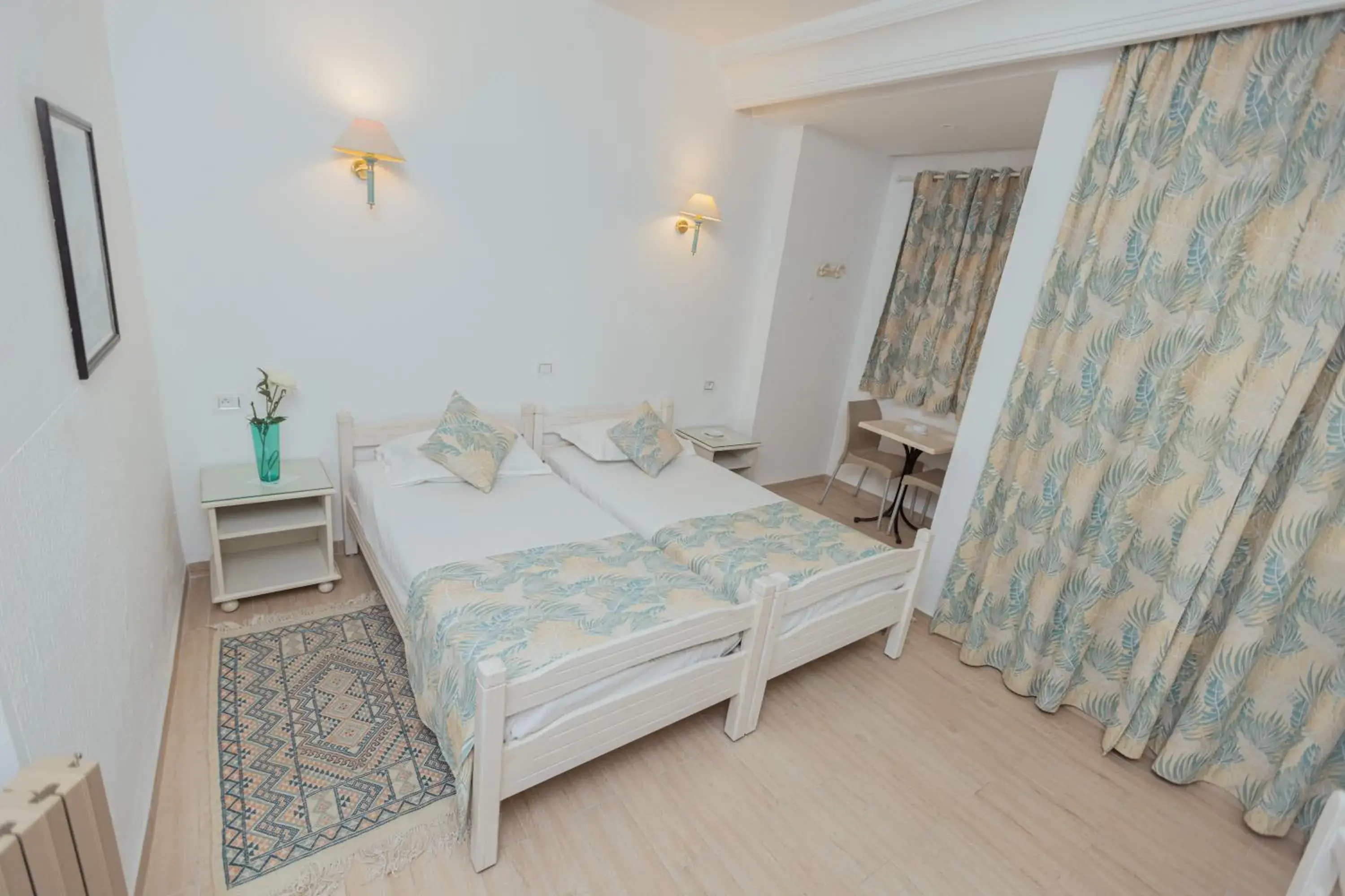 Large Double Room in Hôtel Résidence Monia COMPLETELY RENOVATED Large Double Room in Hôtel Résidence Monia COMPLETELY RENOVATED