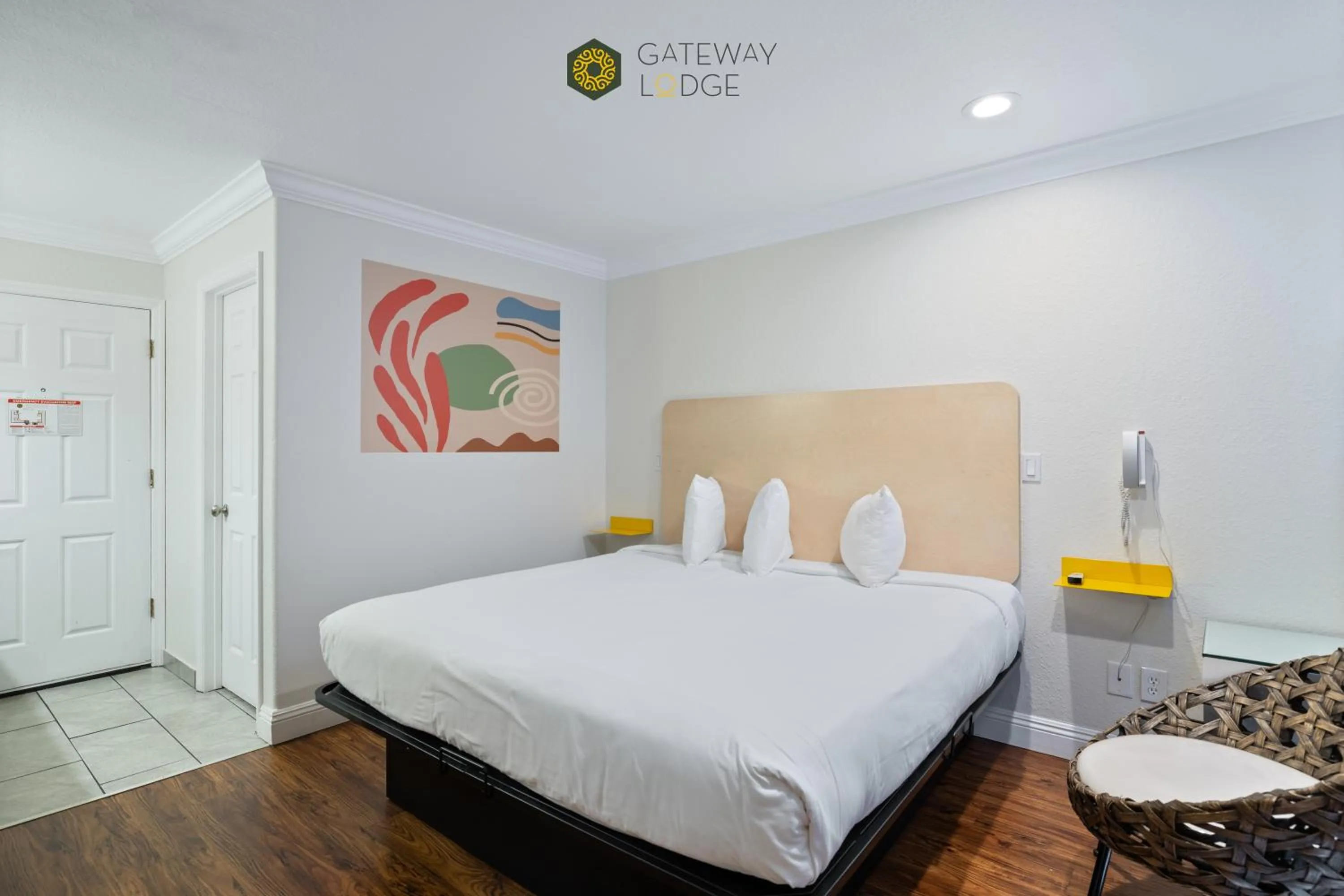 Bedroom, Bed in Gateway Lodge