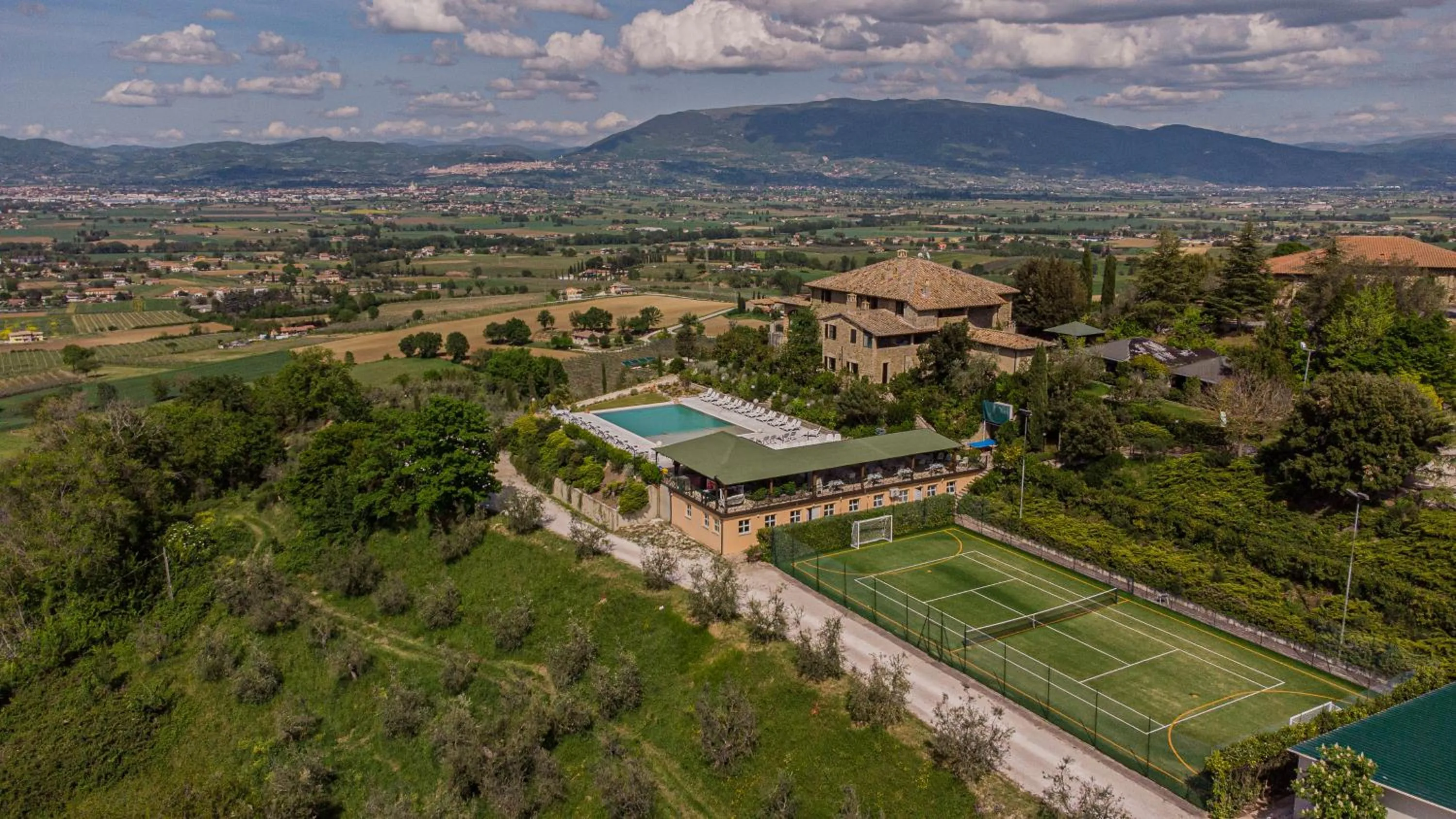 Property building in Il Poggio degli Olivi