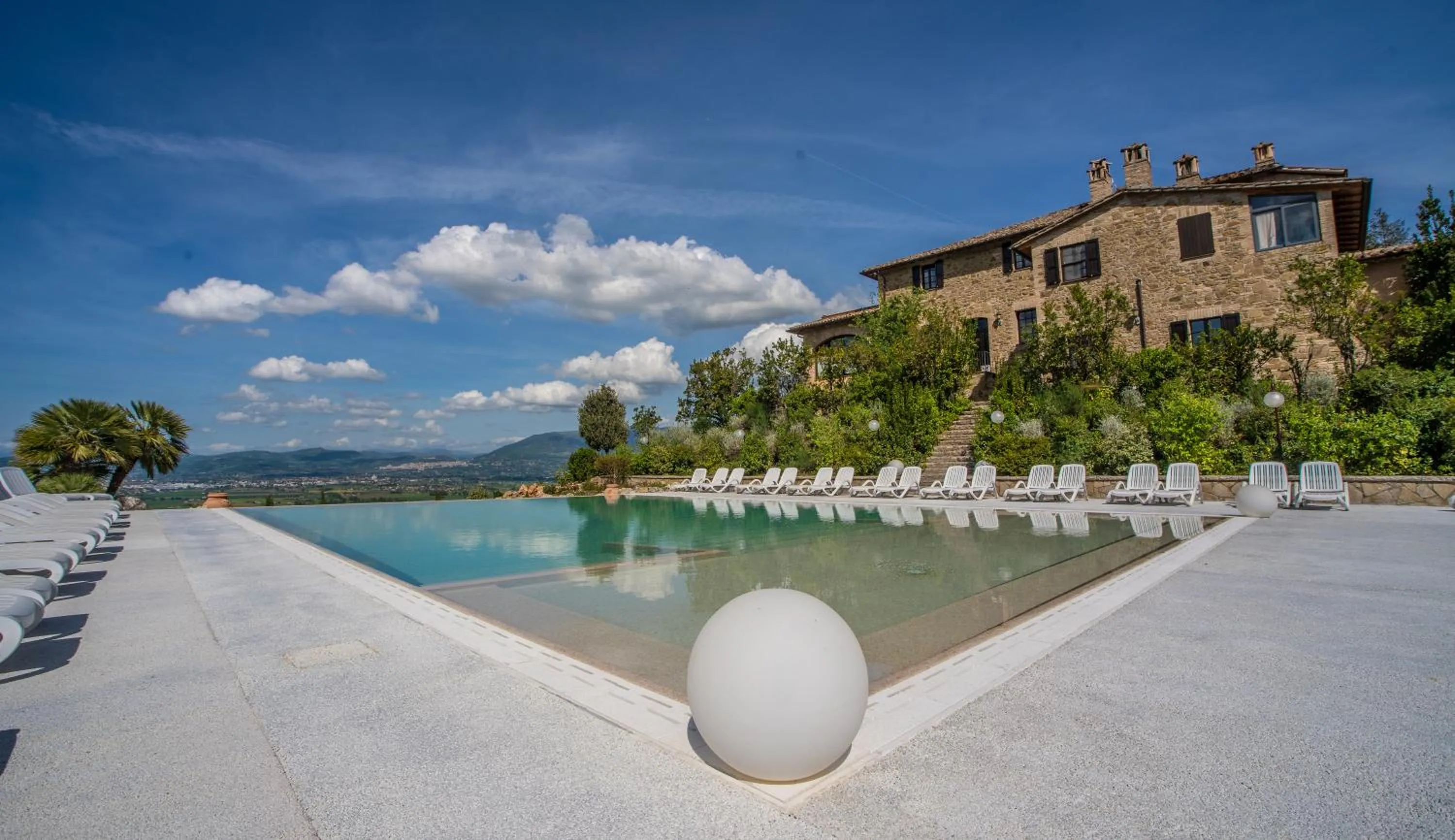 Property building in Il Poggio degli Olivi