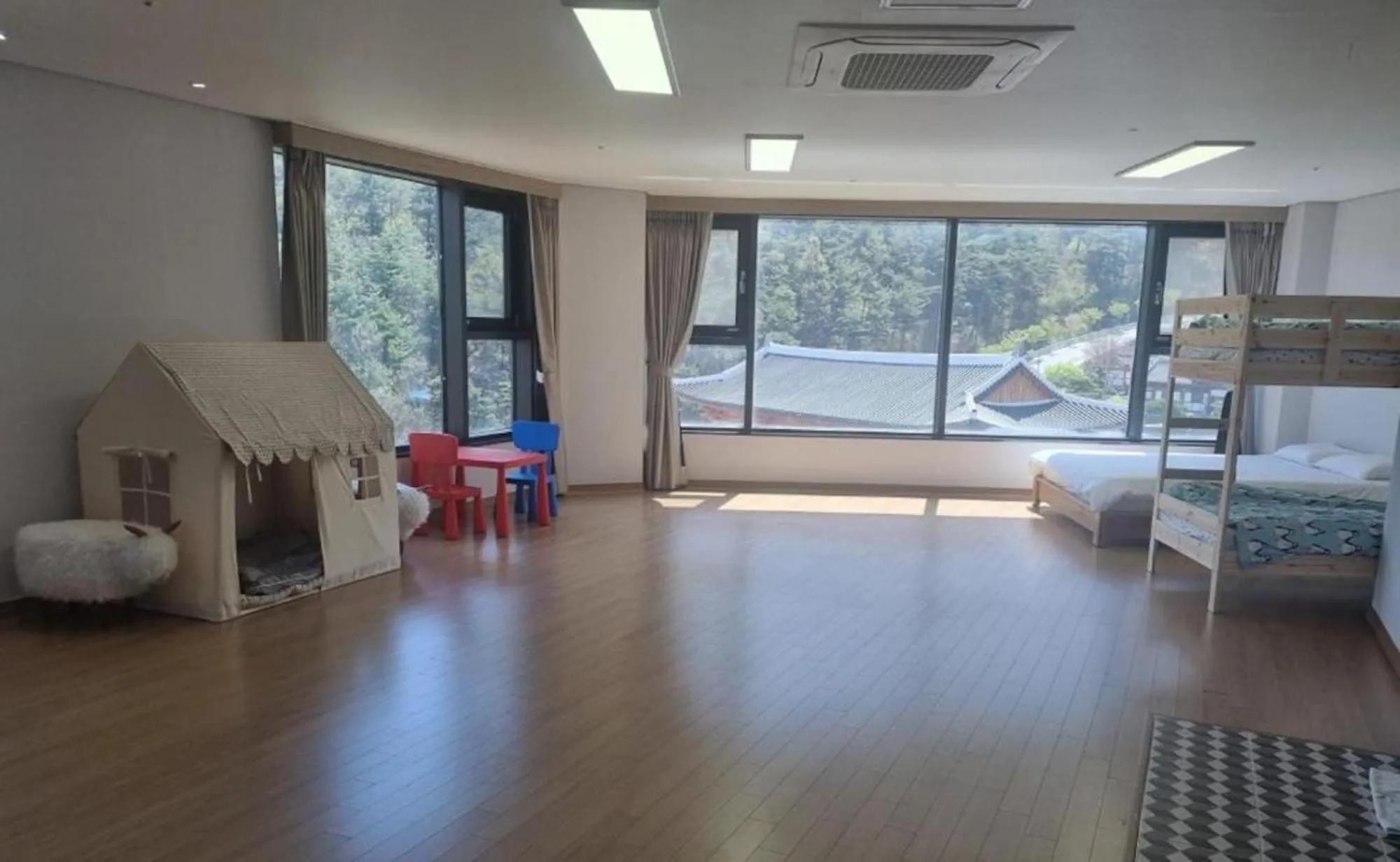 Bed in Sancheong Korean Medicine Family Hotel