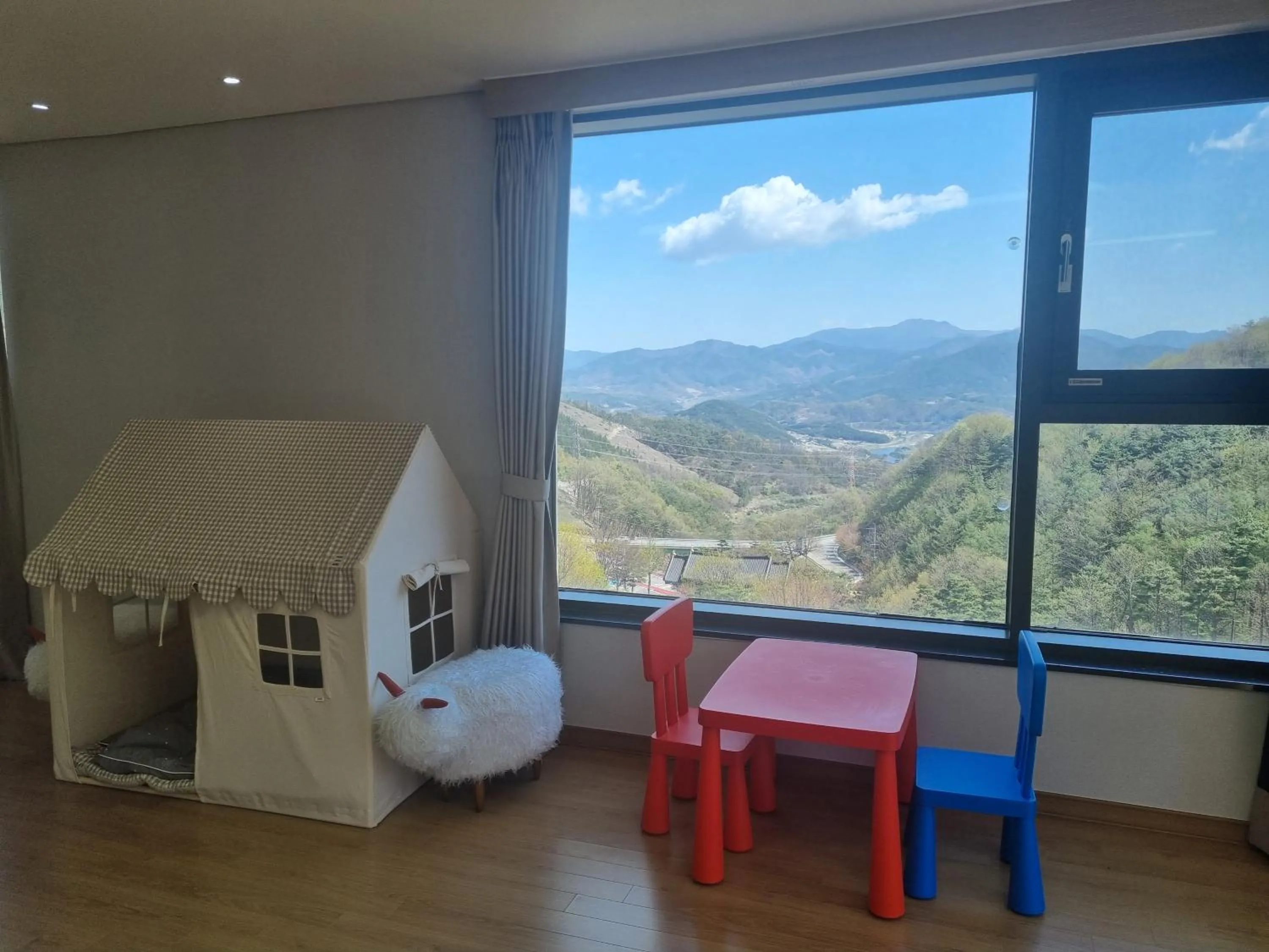 Sancheong Korean Medicine Family Hotel