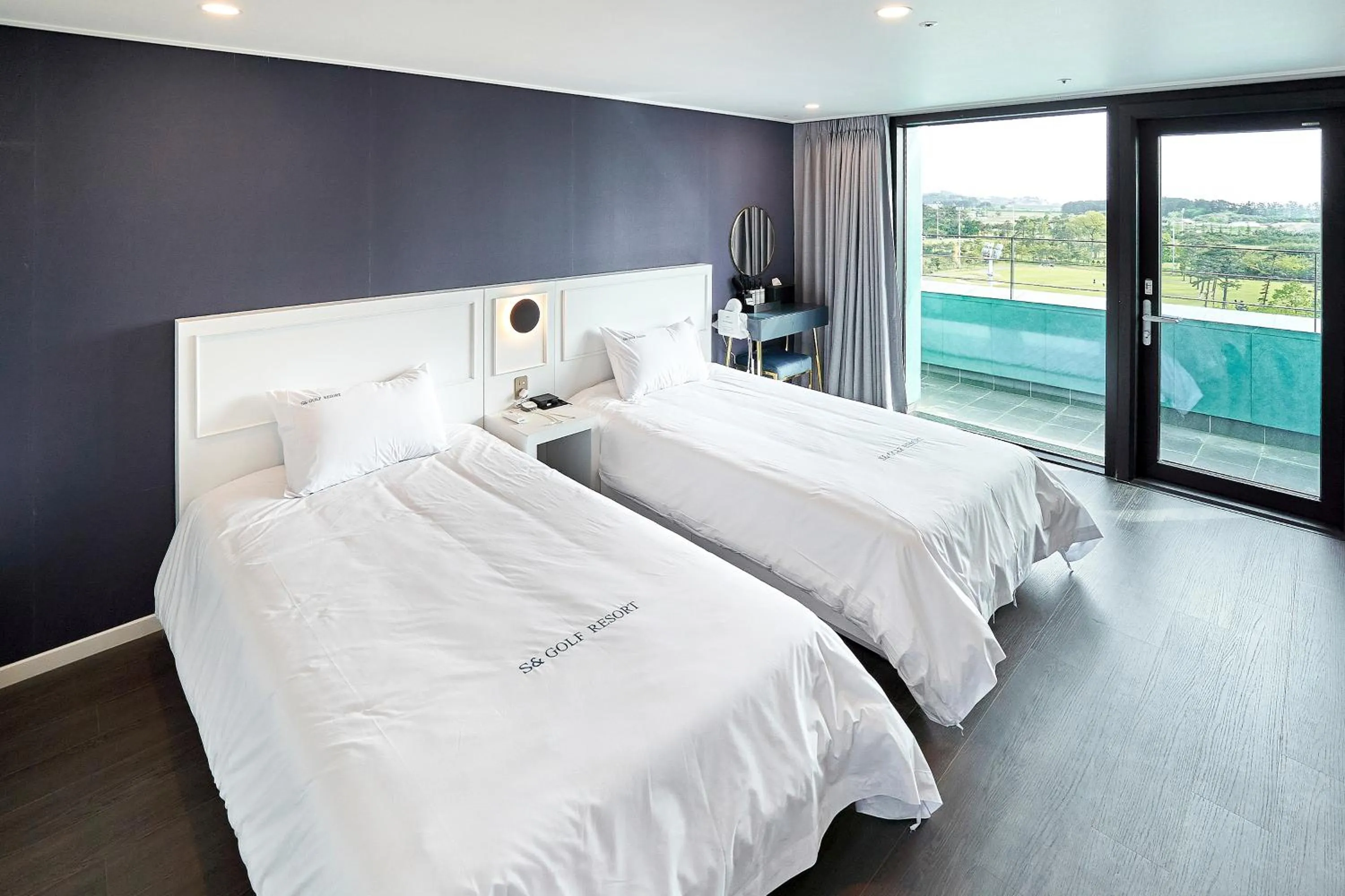 Bedroom, Bed in SN Hotel Daecheon