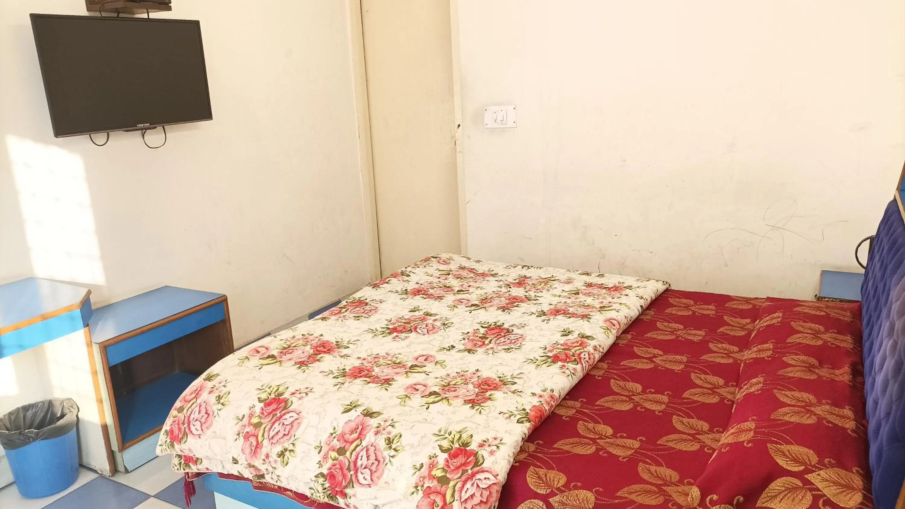 TV and multimedia, Bed in Hotel Siddharth