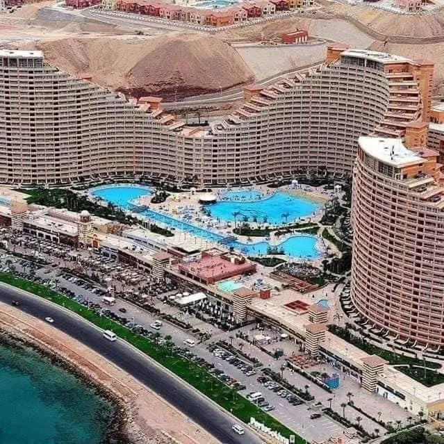 Amazing sea view Penthouse Apartment in Pyramids Porto El-Sokhna