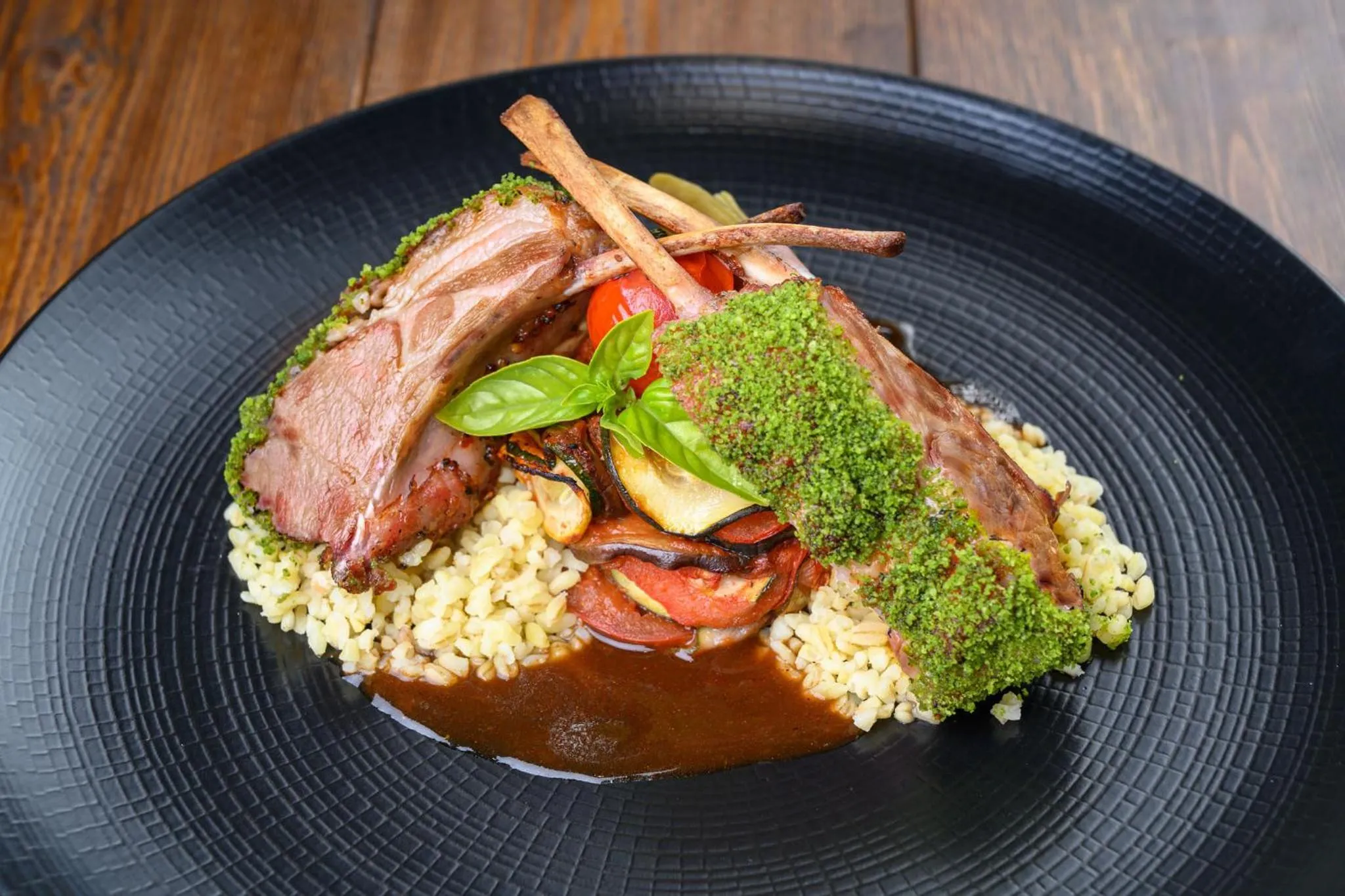 Restaurant/places to eat in Parizs Garden Apartments