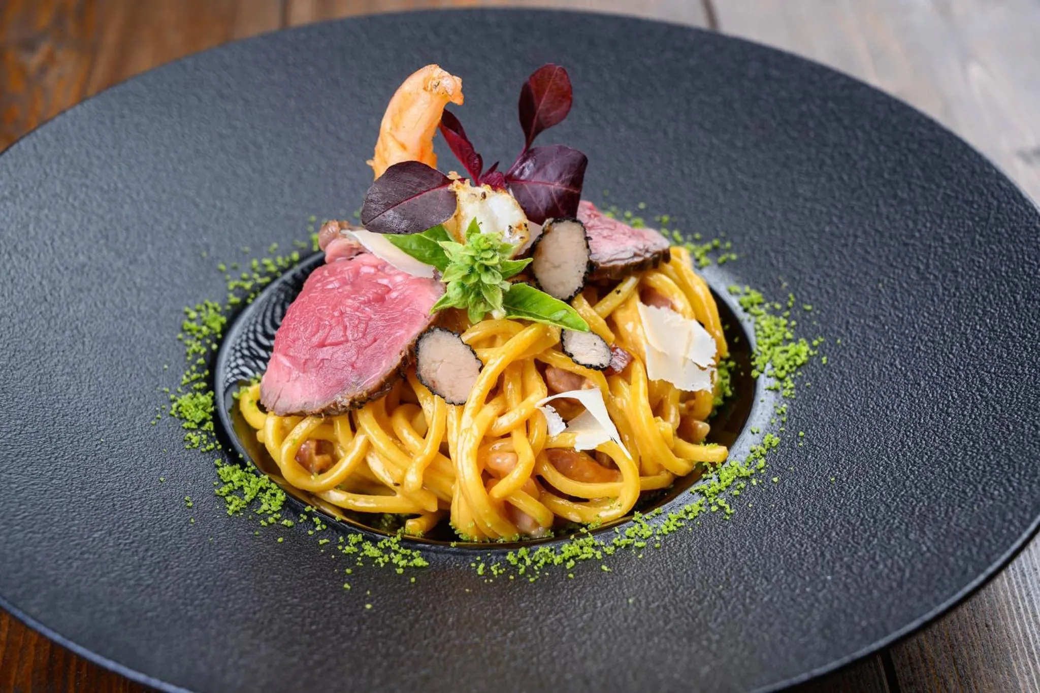 Restaurant/places to eat in Parizs Garden Apartments