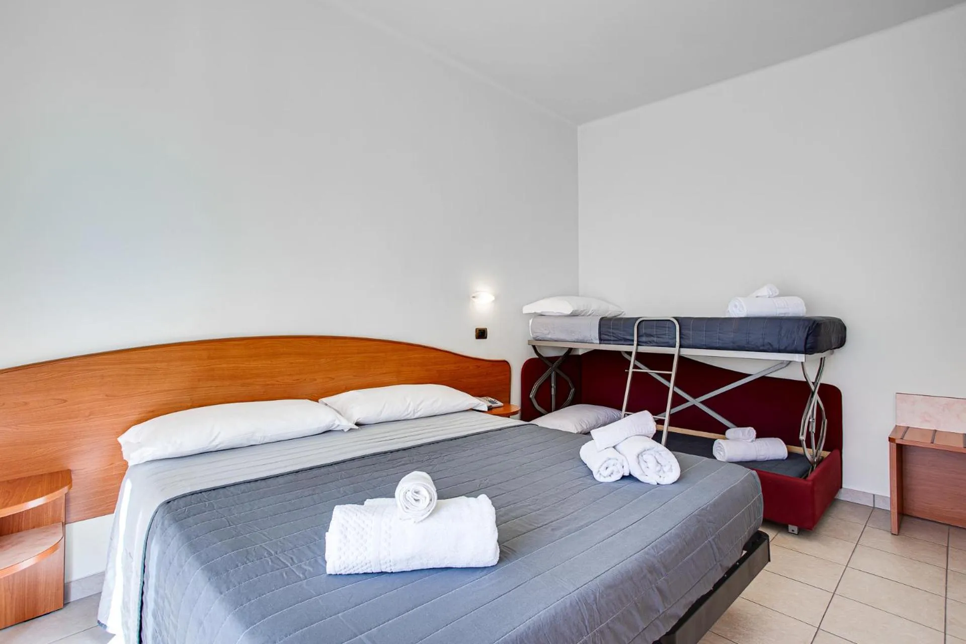 View (from property/room), Bed in HOTEL VILLA MARIA