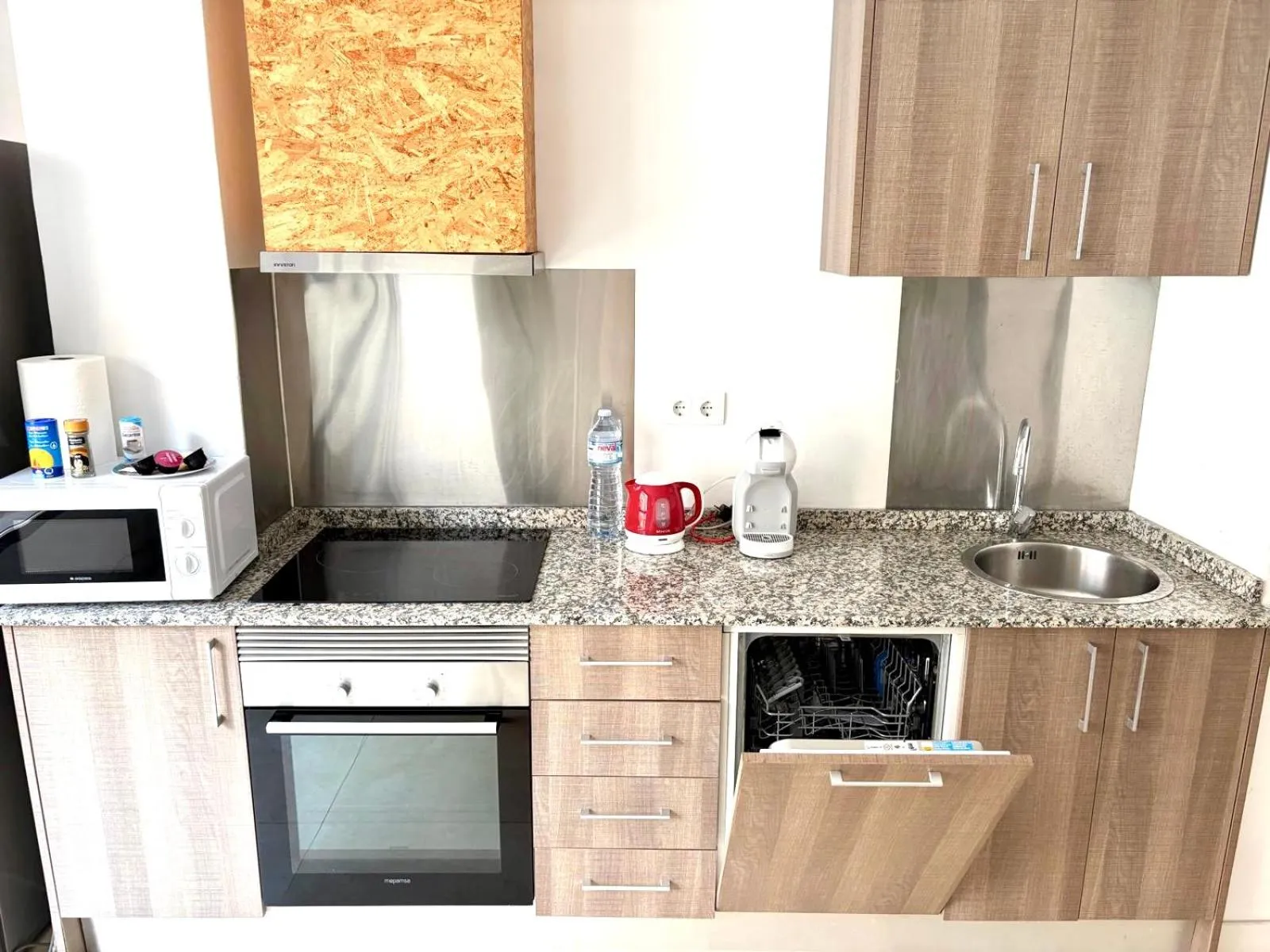 Coffee/tea facilities in Soho Boho Apartments - with sunny rooftop terrace and fiber optic internet