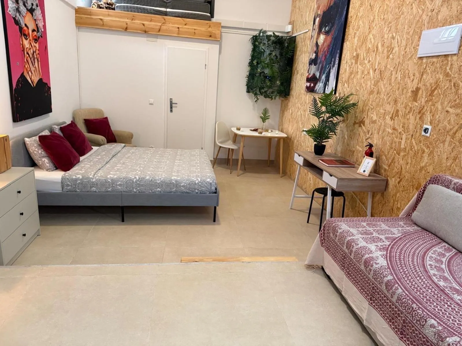 Bed in Soho Boho Apartments - with sunny rooftop terrace and fiber optic internet