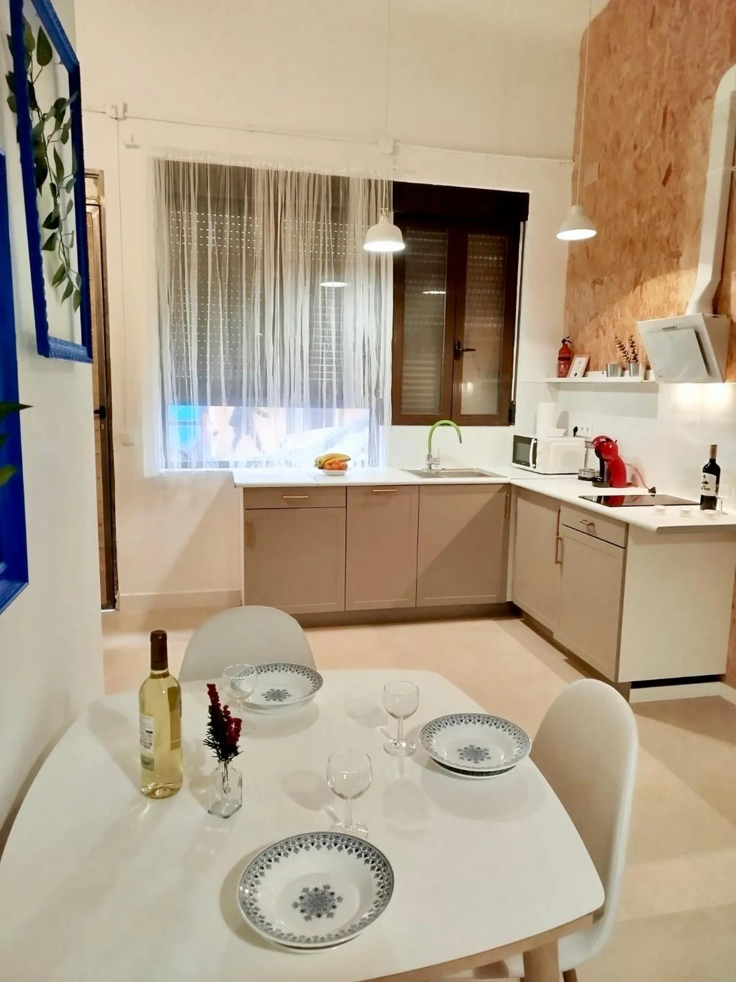 Coffee/tea facilities in Soho Boho Apartments - with sunny rooftop terrace and fiber optic internet