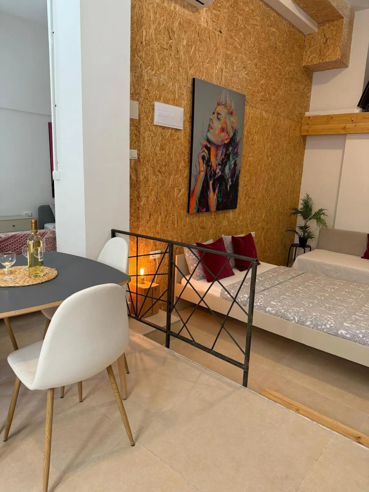 Bed in Soho Boho Apartments - with sunny rooftop terrace and fiber optic internet