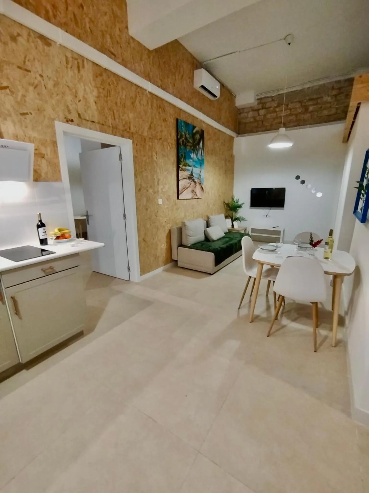 TV and multimedia in Soho Boho Apartments - with sunny rooftop terrace and fiber optic internet