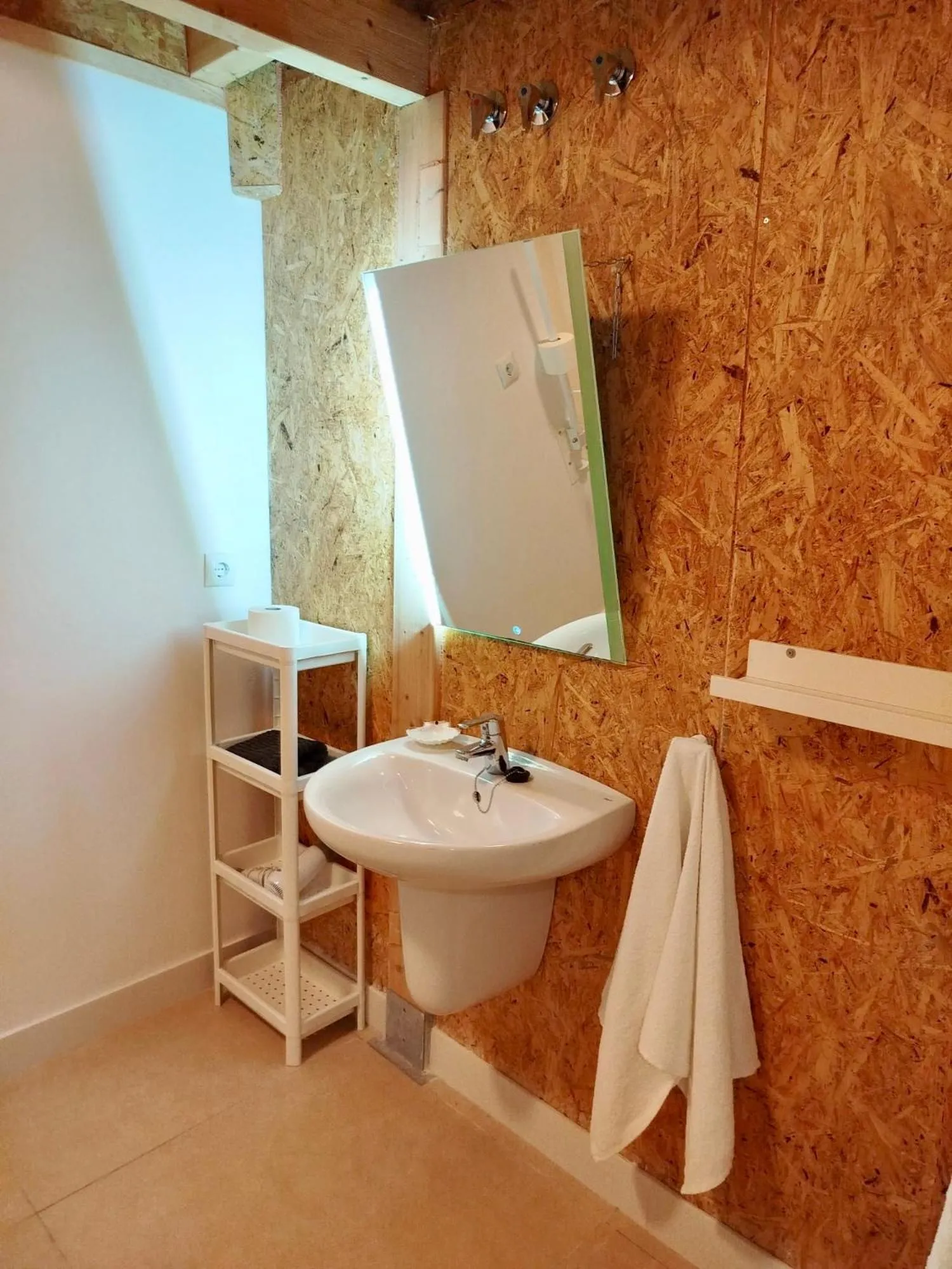 Bathroom in Soho Boho Apartments - with sunny rooftop terrace and fiber optic internet