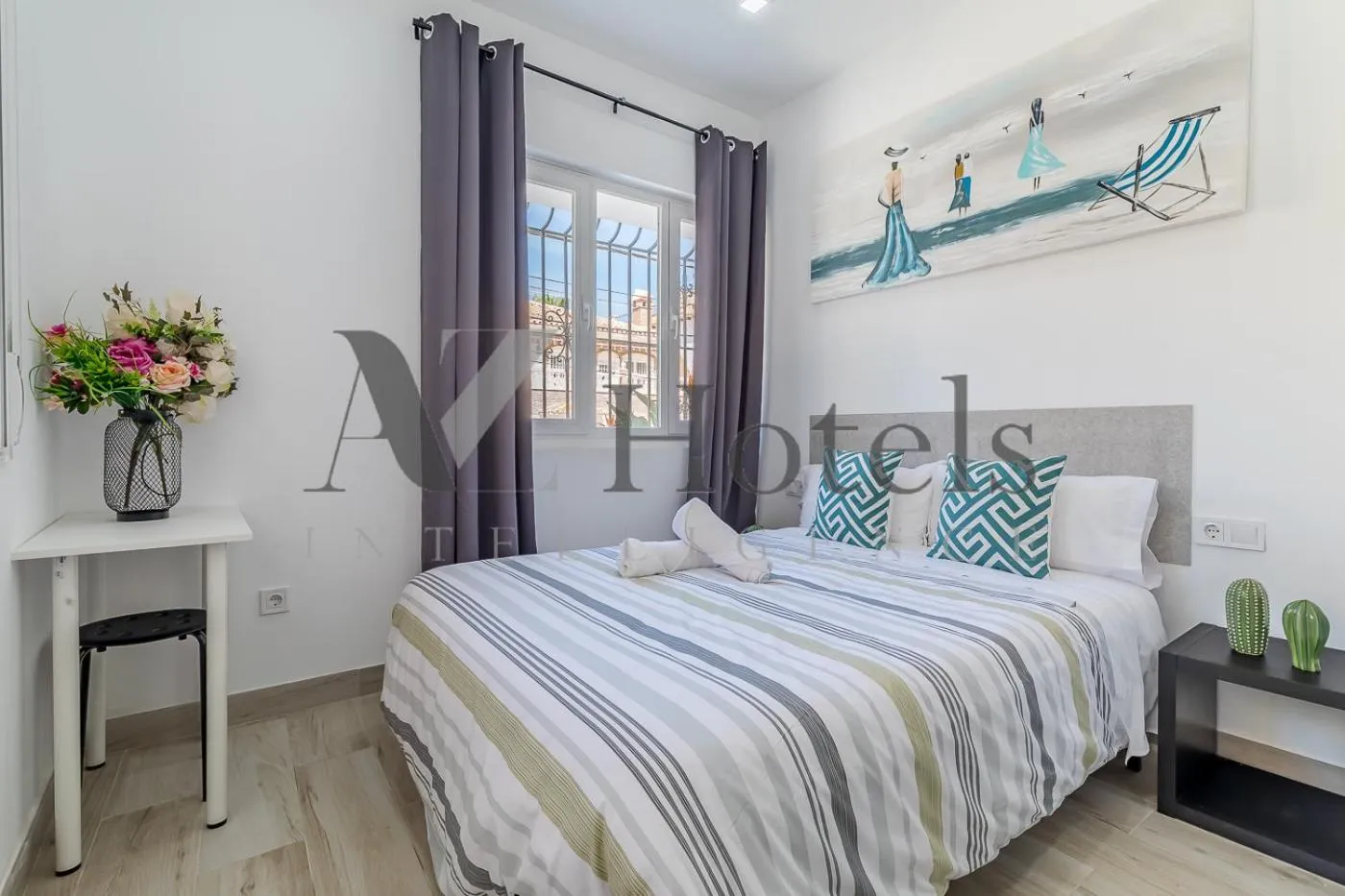 Decorative detail, Bed in AYZ Silvela - Auto check-in property