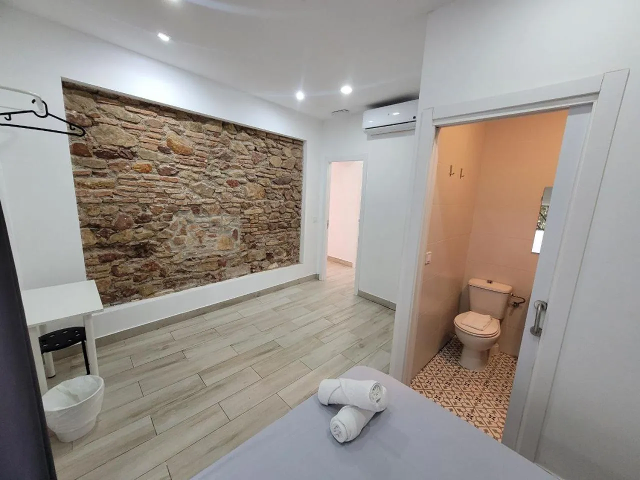 AYZ Silvela - Auto check-in property