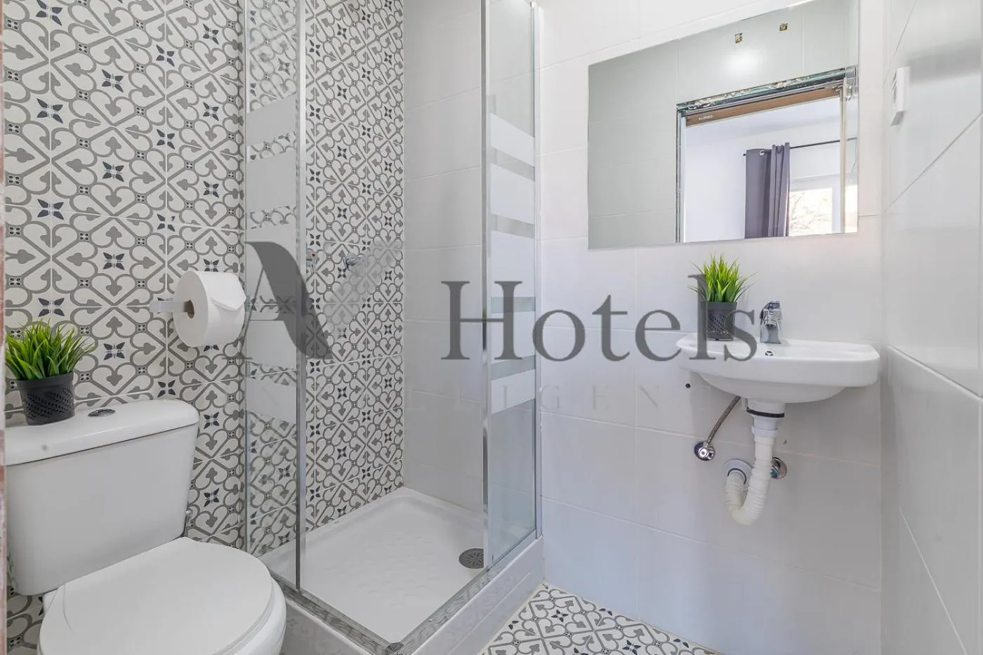 Bathroom in AYZ Silvela - Auto check-in property