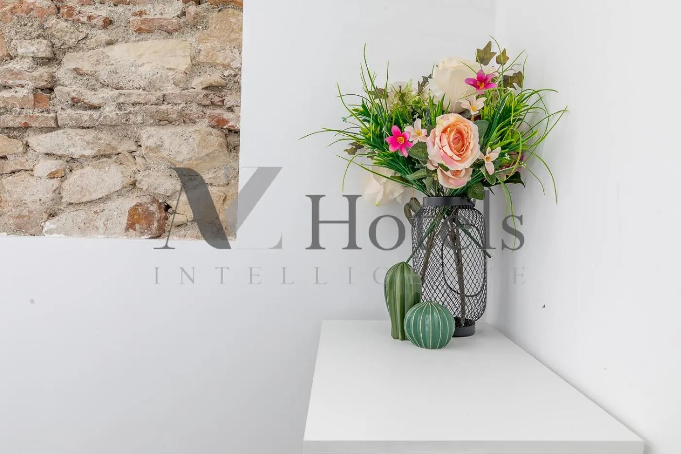 Decorative detail in AYZ Silvela - Auto check-in property