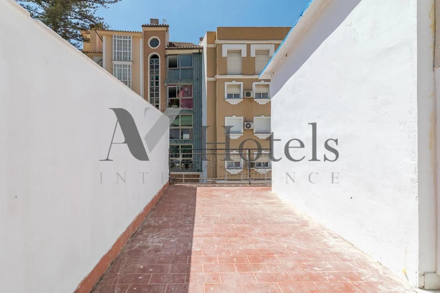 Balcony/Terrace in AYZ Silvela - Auto check-in property