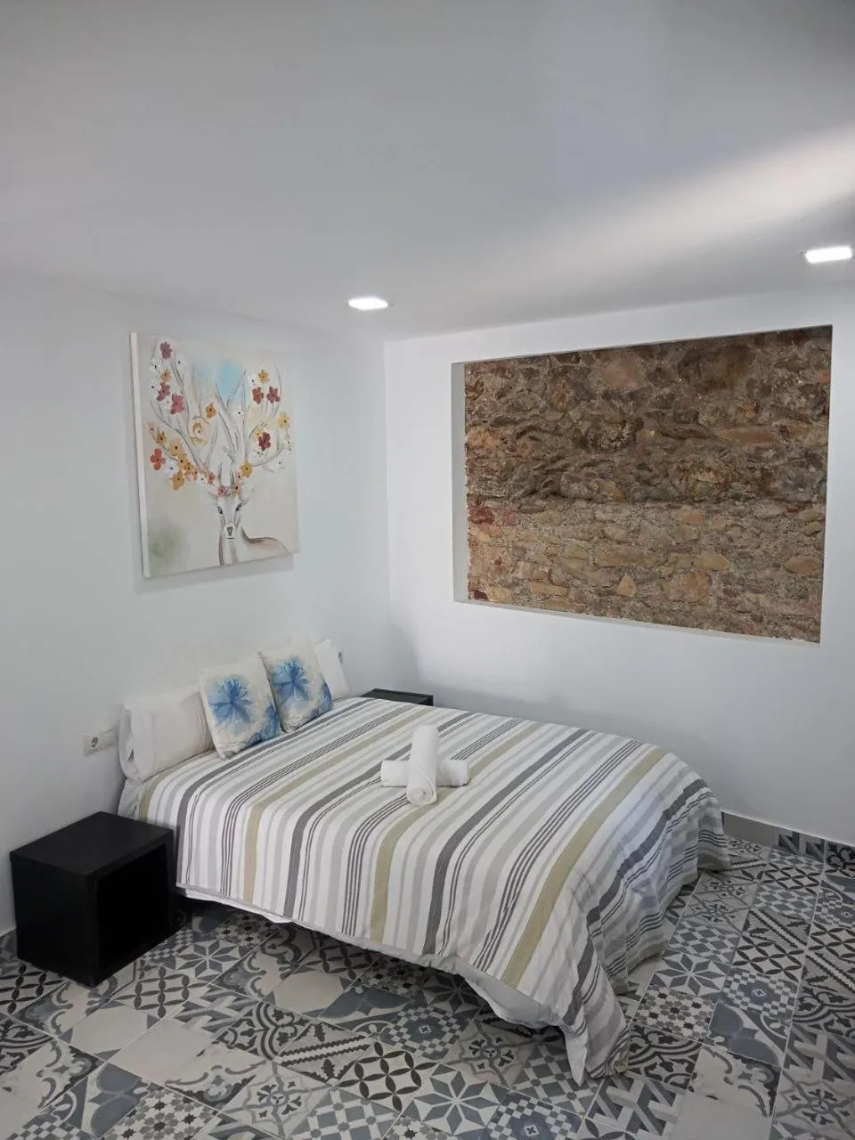 Photo of the whole room, Bed in AYZ Silvela - Auto check-in property