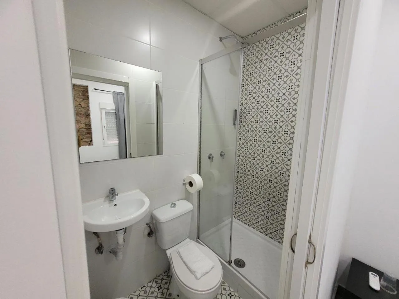 AYZ Silvela - Auto check-in property