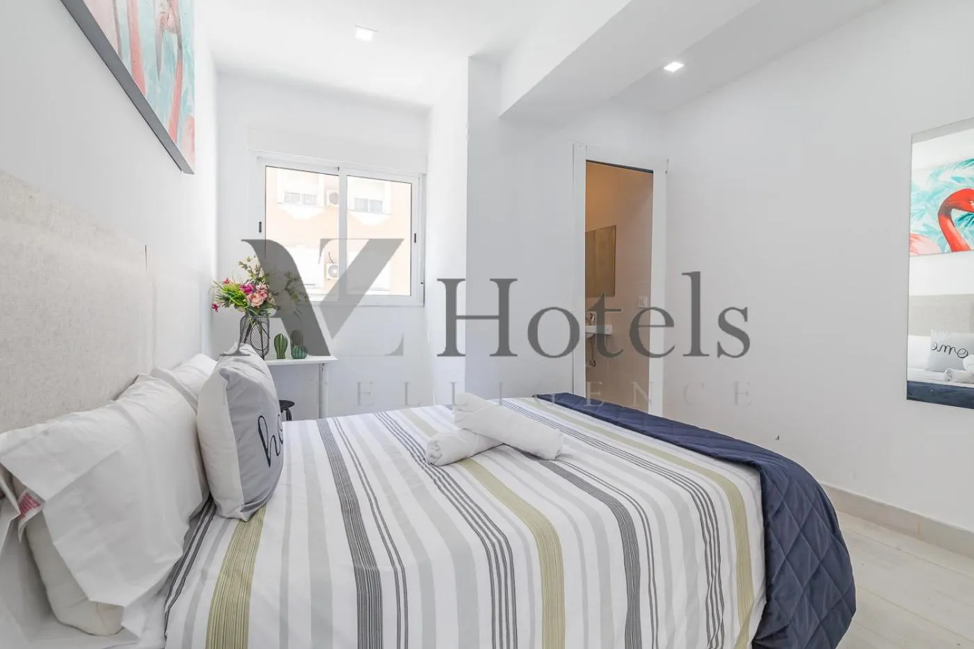 Photo of the whole room, Bed in AYZ Silvela - Auto check-in property