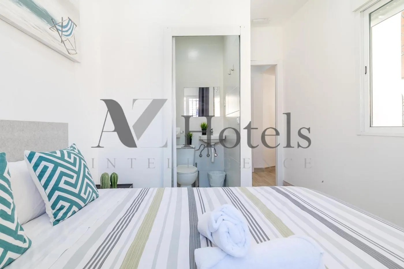 Decorative detail, Bed in AYZ Silvela - Auto check-in property