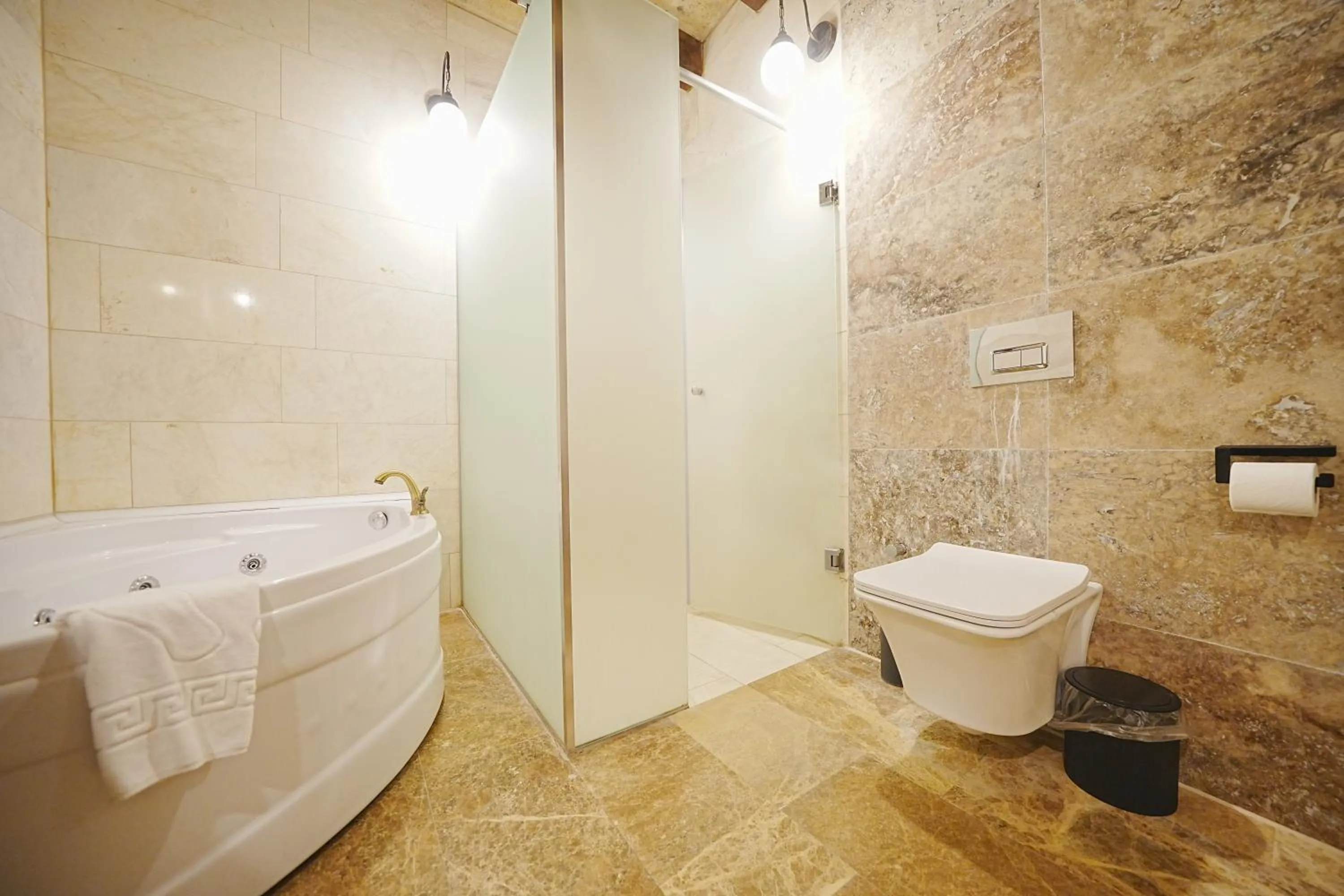 Toilet in Kayra Cave Suites