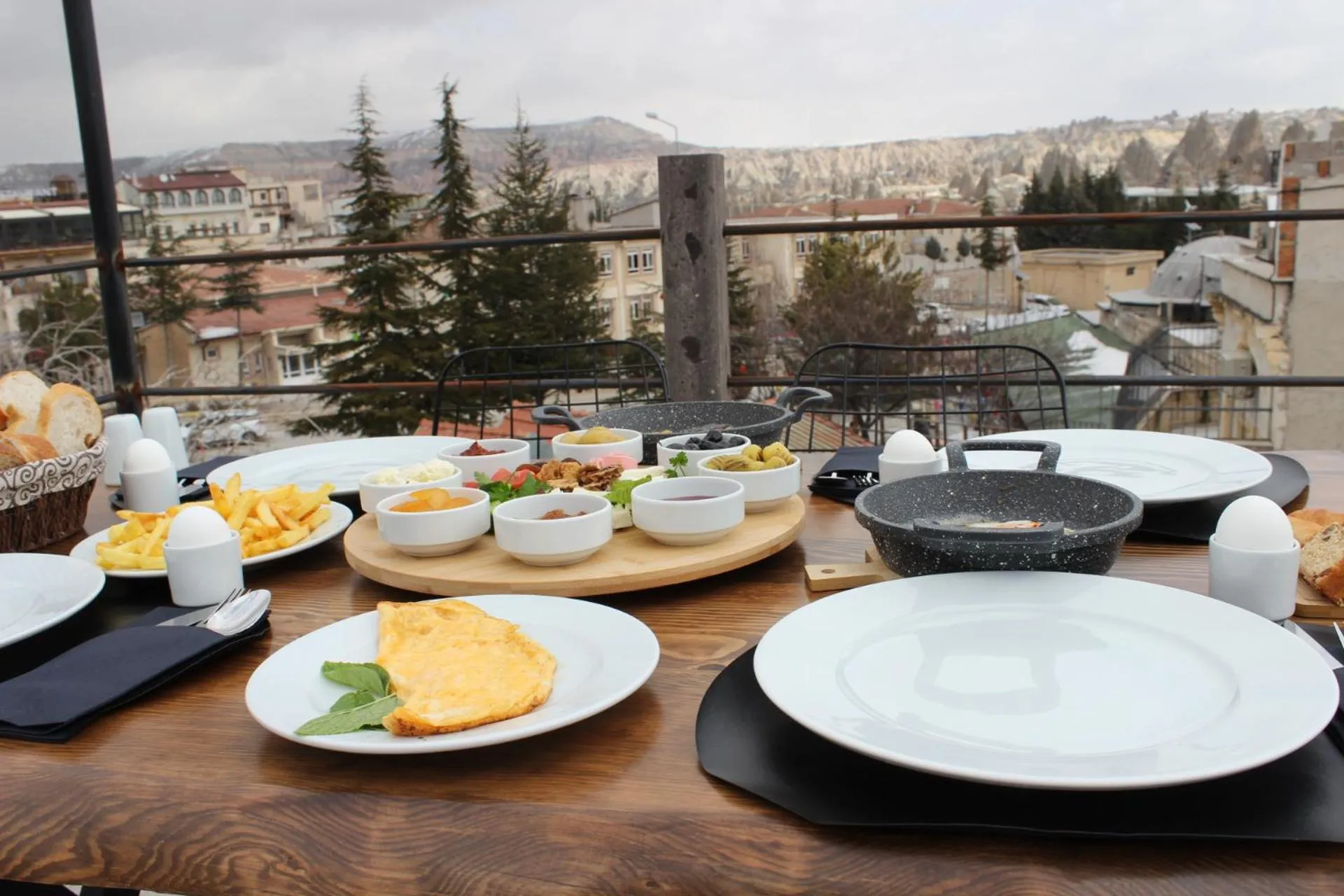 Restaurant/places to eat in Kayra Cave Suites