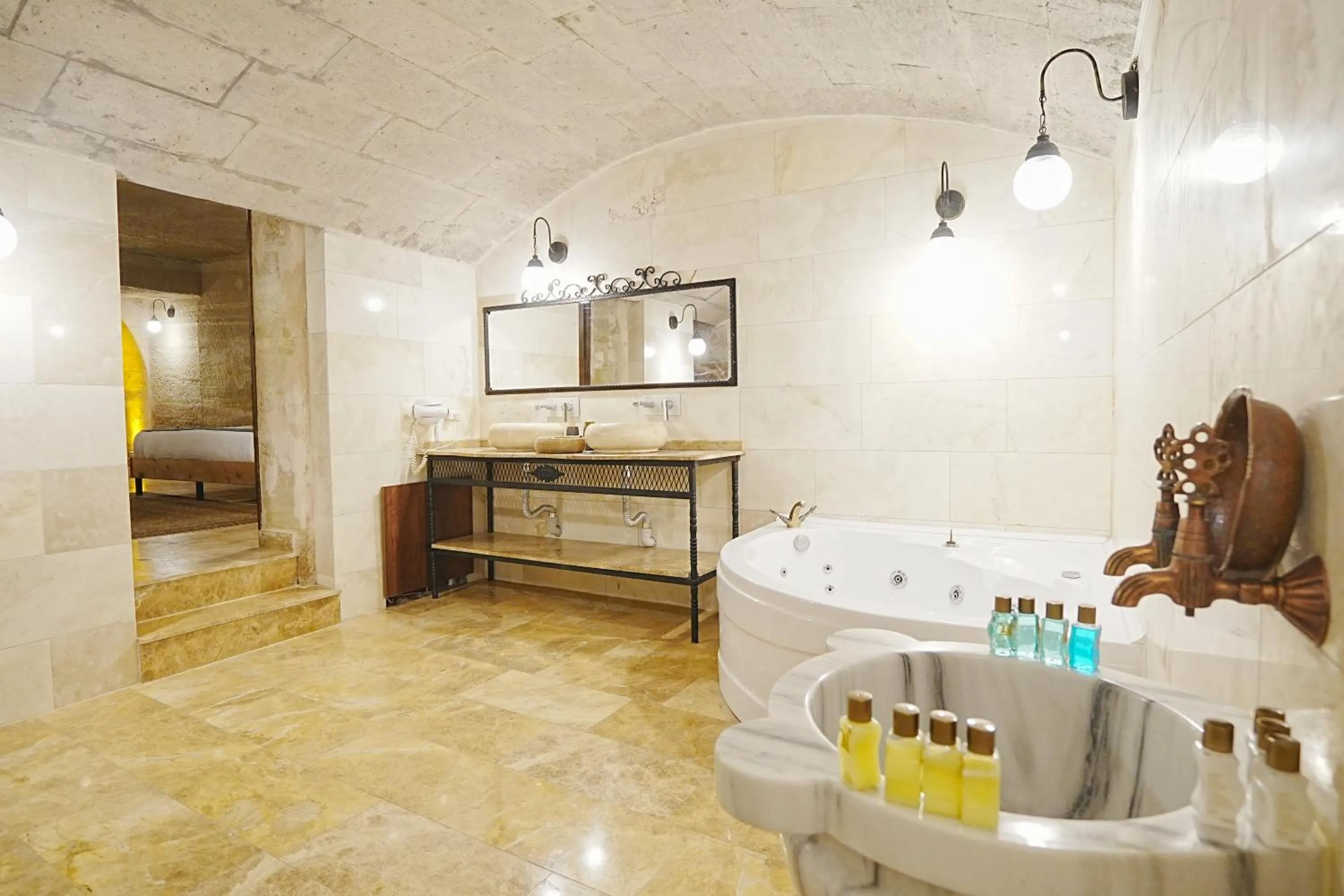 Hot Tub in Kayra Cave Suites