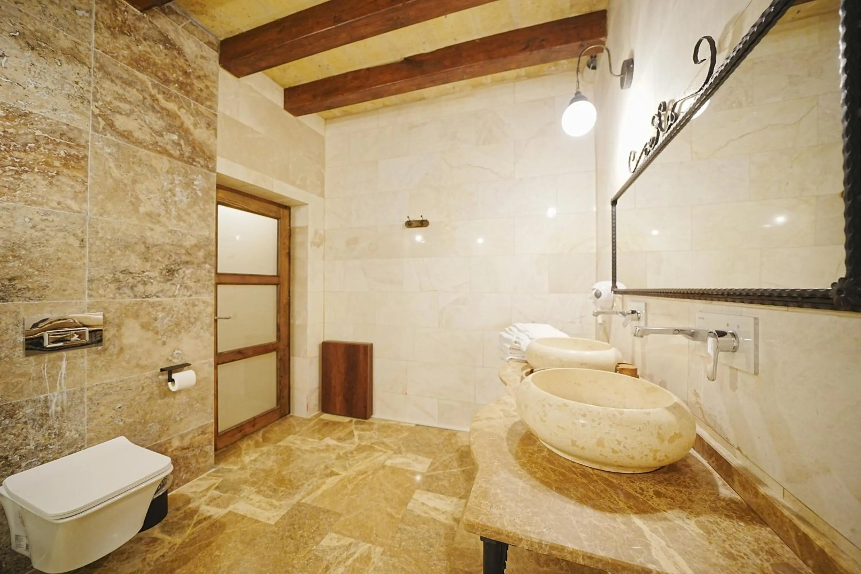 Toilet in Kayra Cave Suites
