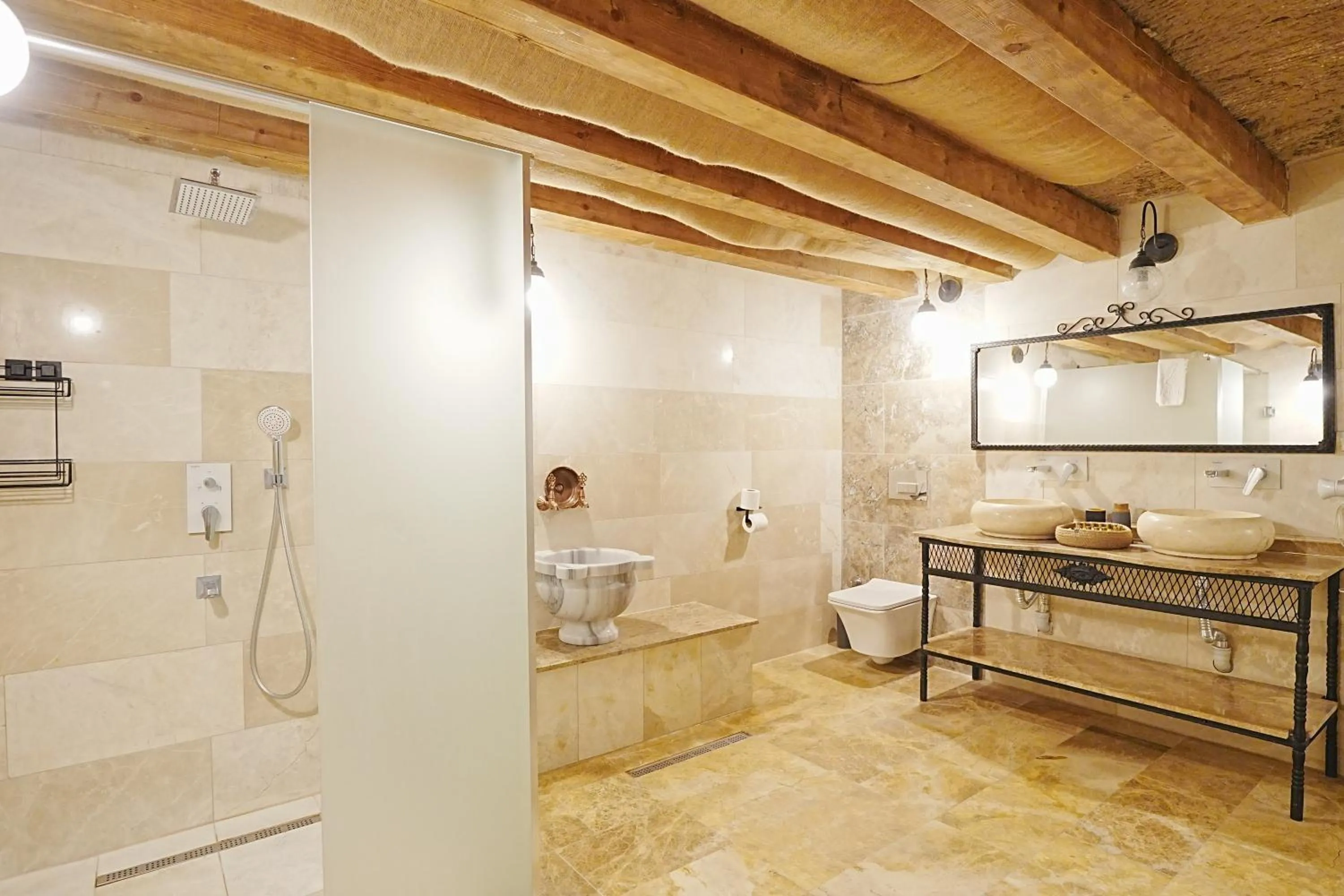 Toilet in Kayra Cave Suites