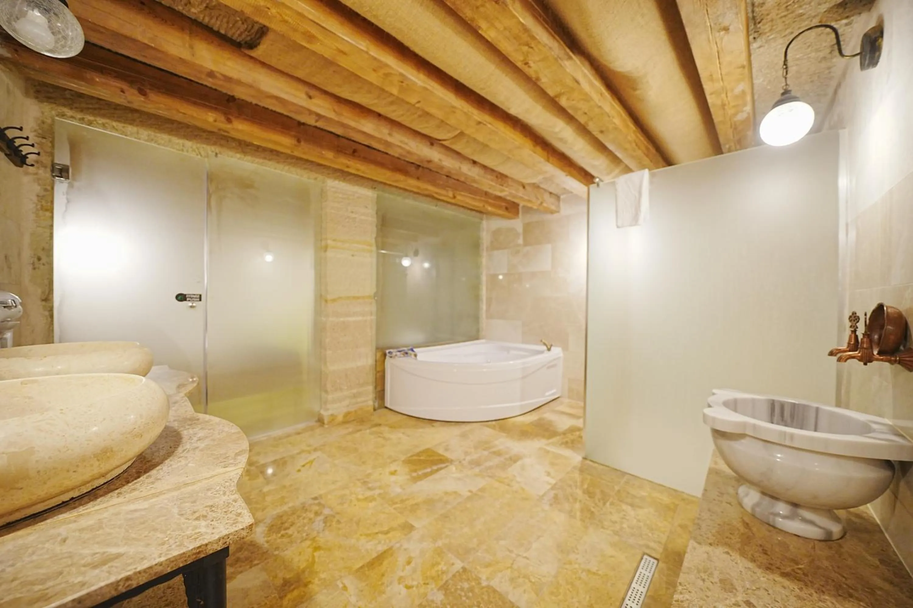 Hot Tub in Kayra Cave Suites