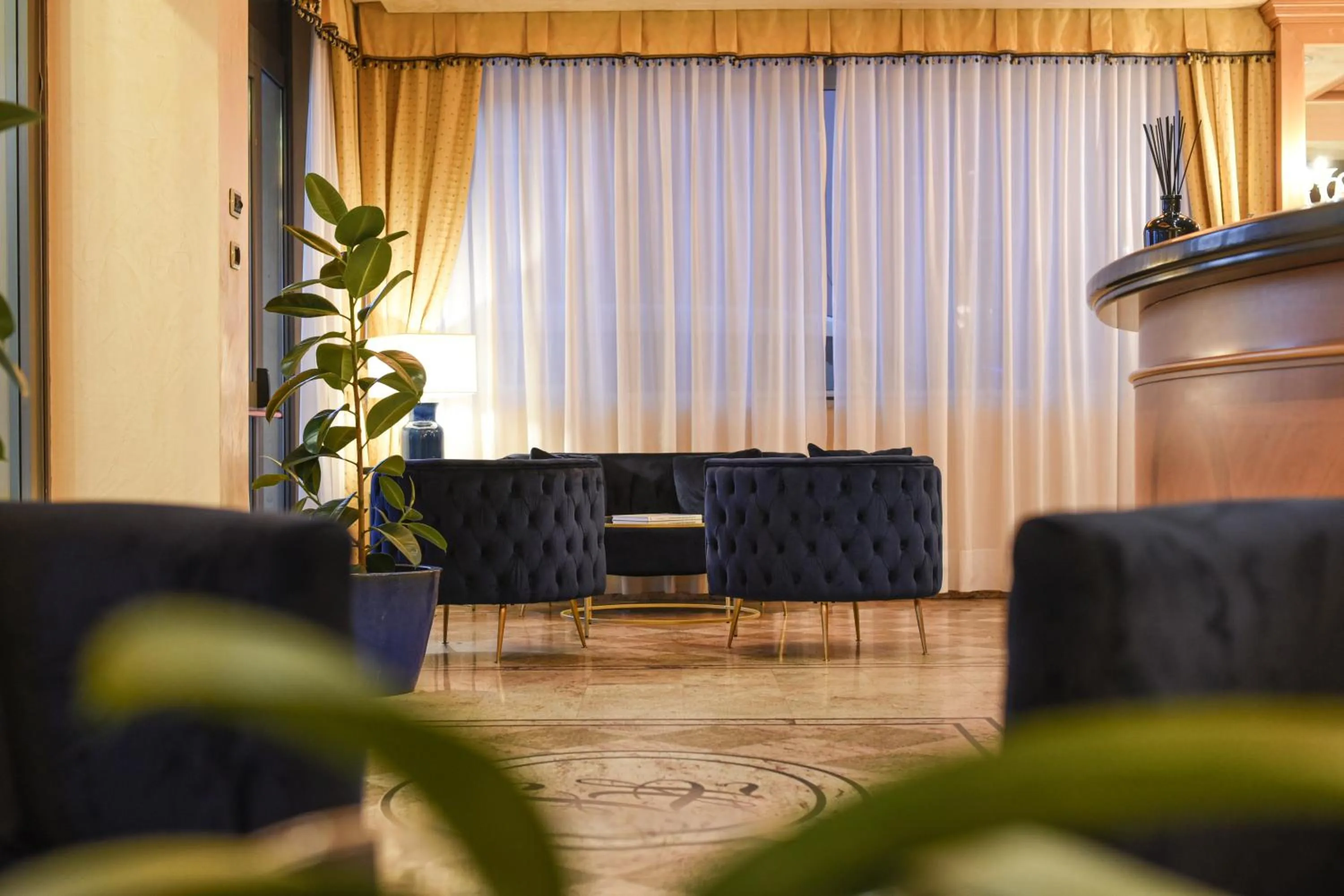 Seating area in Hotel Florida Lerici