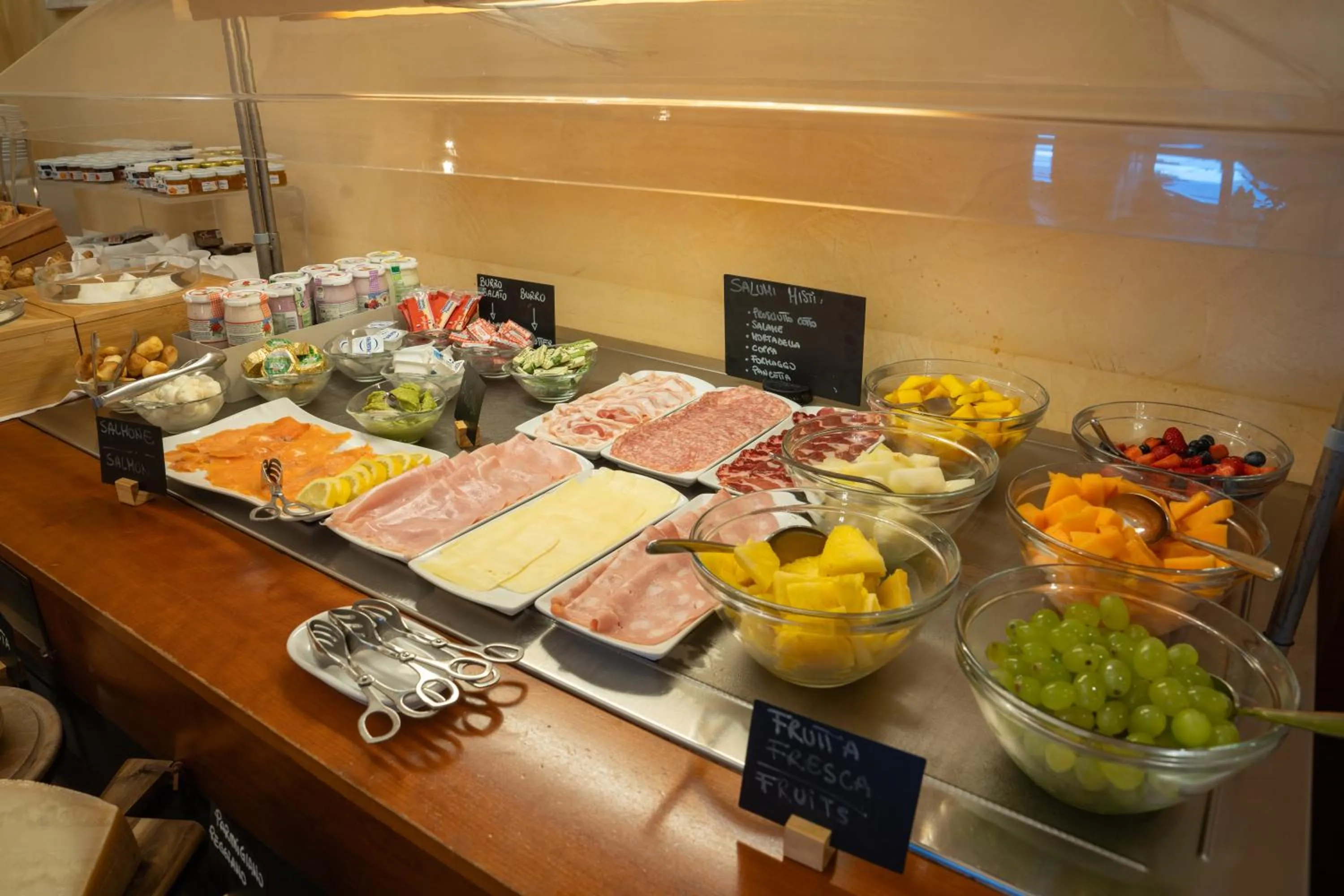 Breakfast in Hotel Florida Lerici