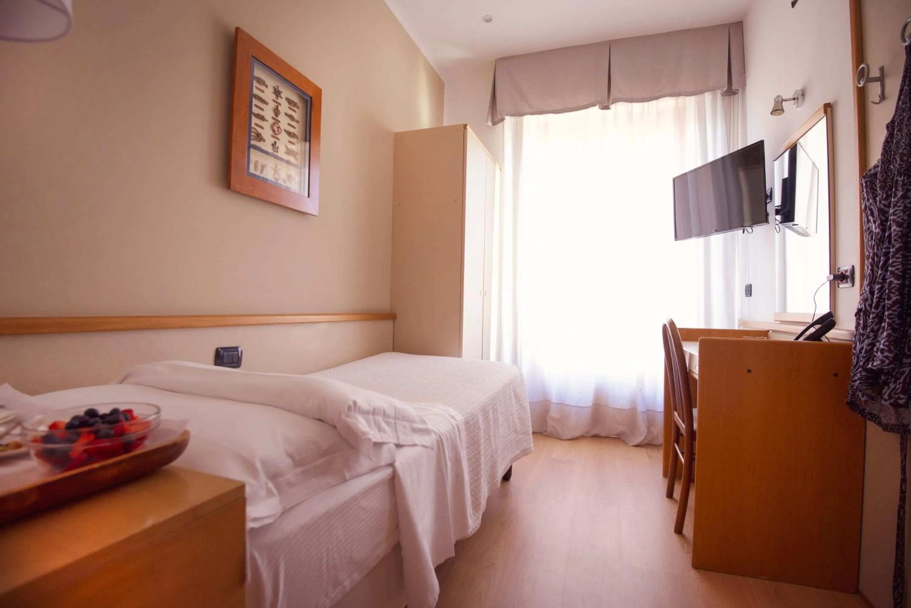 Bedroom, Bed in Hotel Florida Lerici