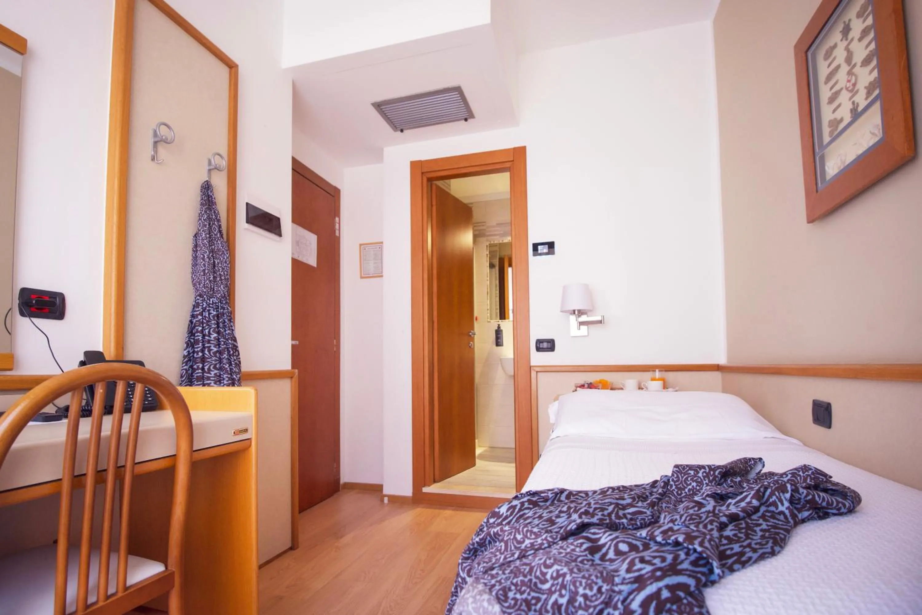 Bedroom, Bed in Hotel Florida Lerici