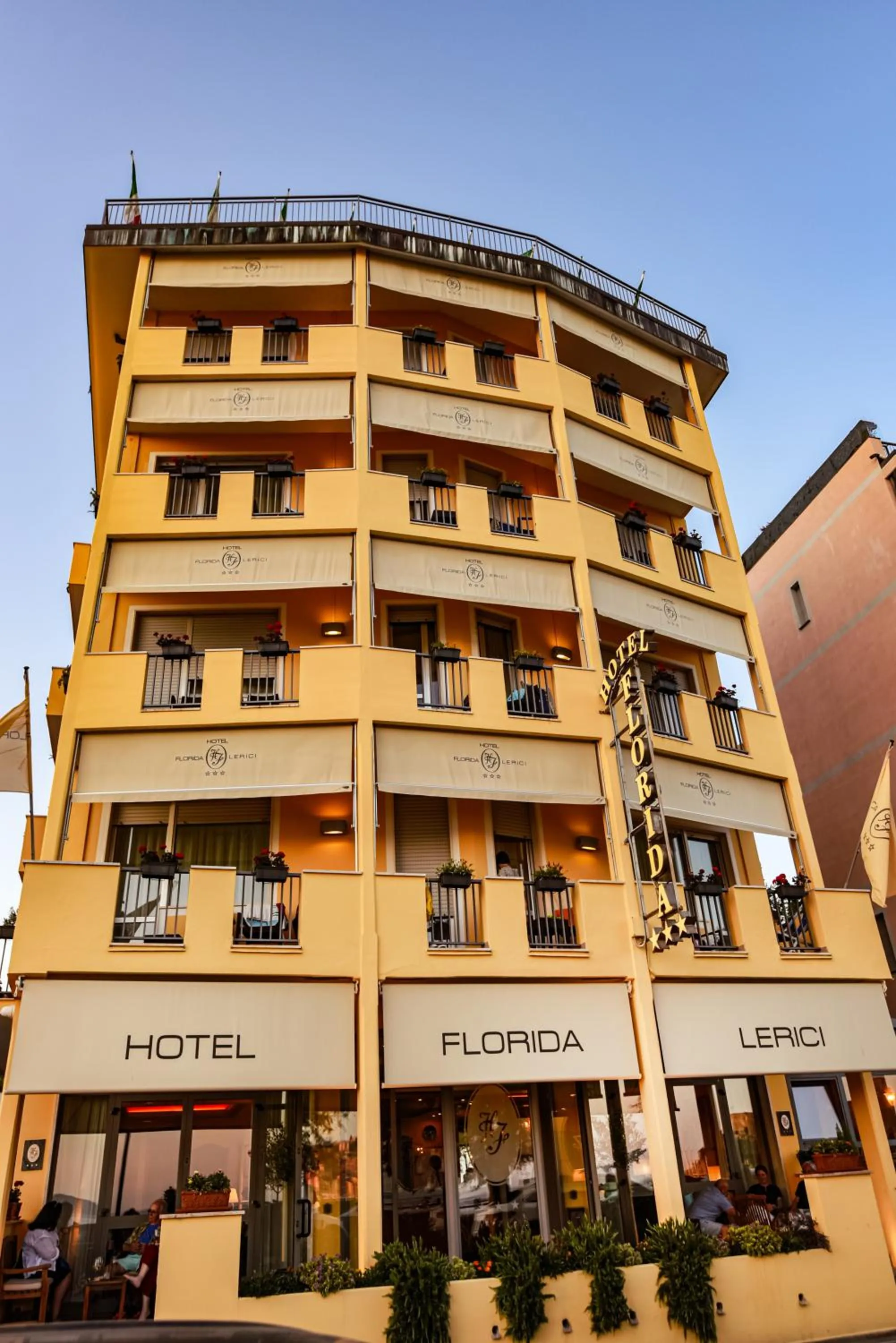 Property building in Hotel Florida Lerici