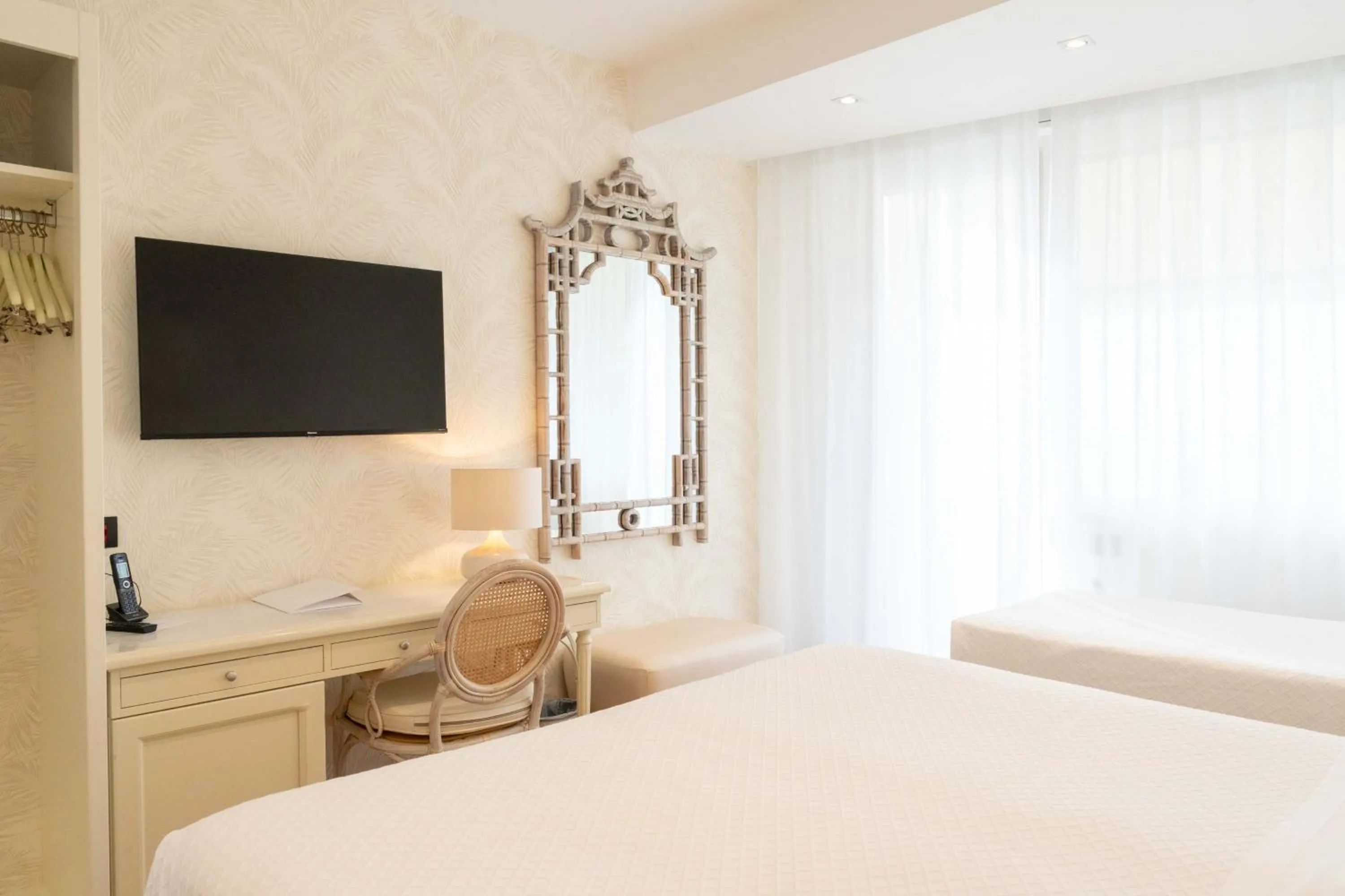 Bed in Hotel Florida Lerici