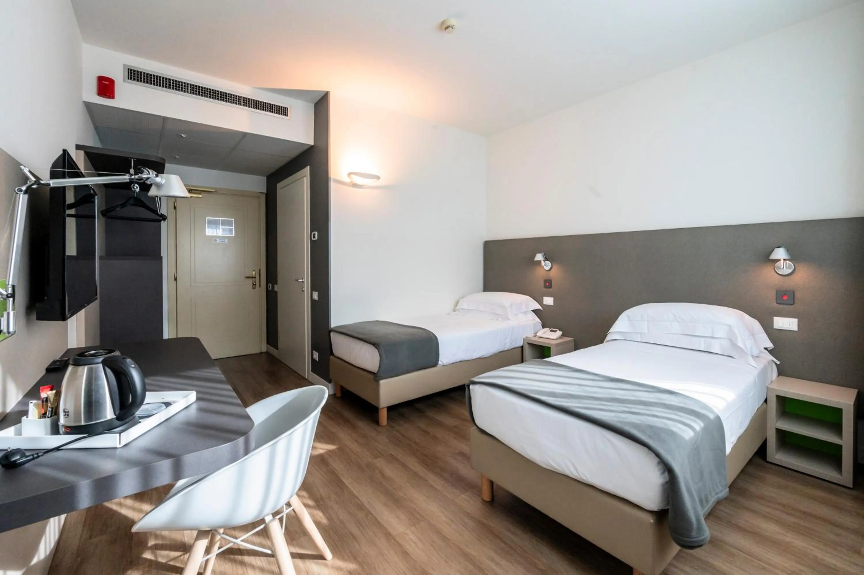 Bed in Airport Hotel Bergamo