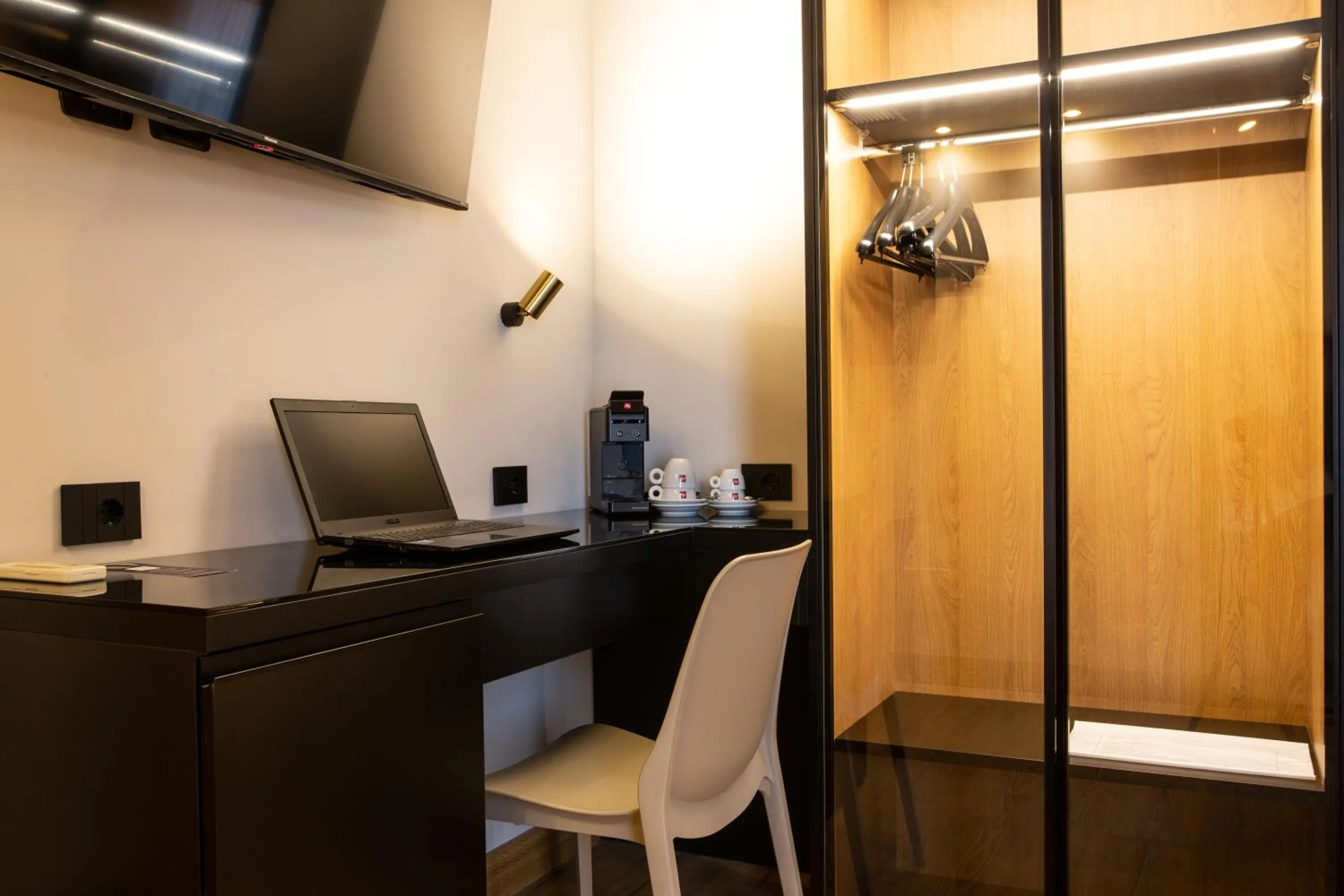 TV and multimedia in Hotel Master