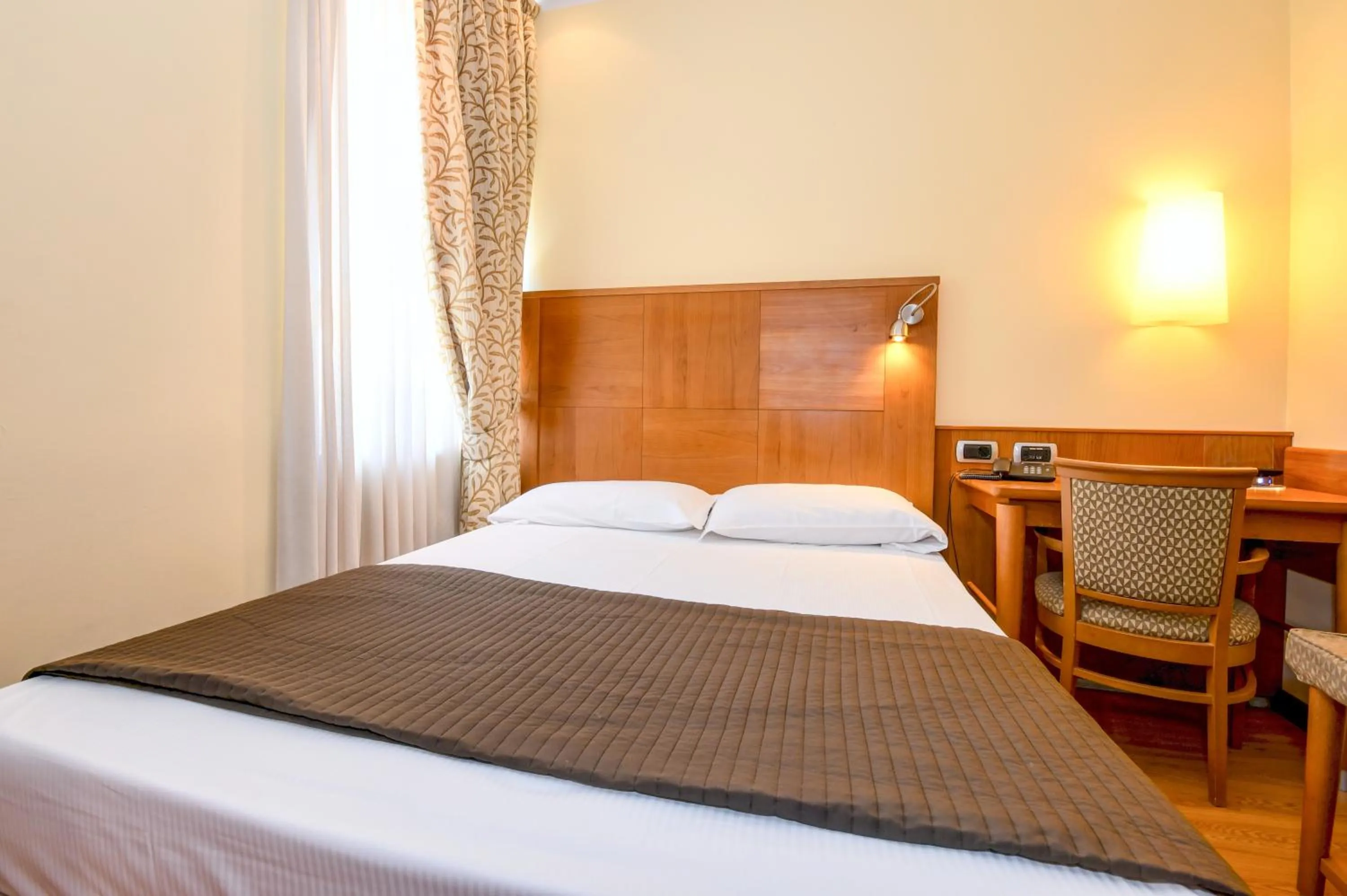 Bedroom, Bed in Hotel Master