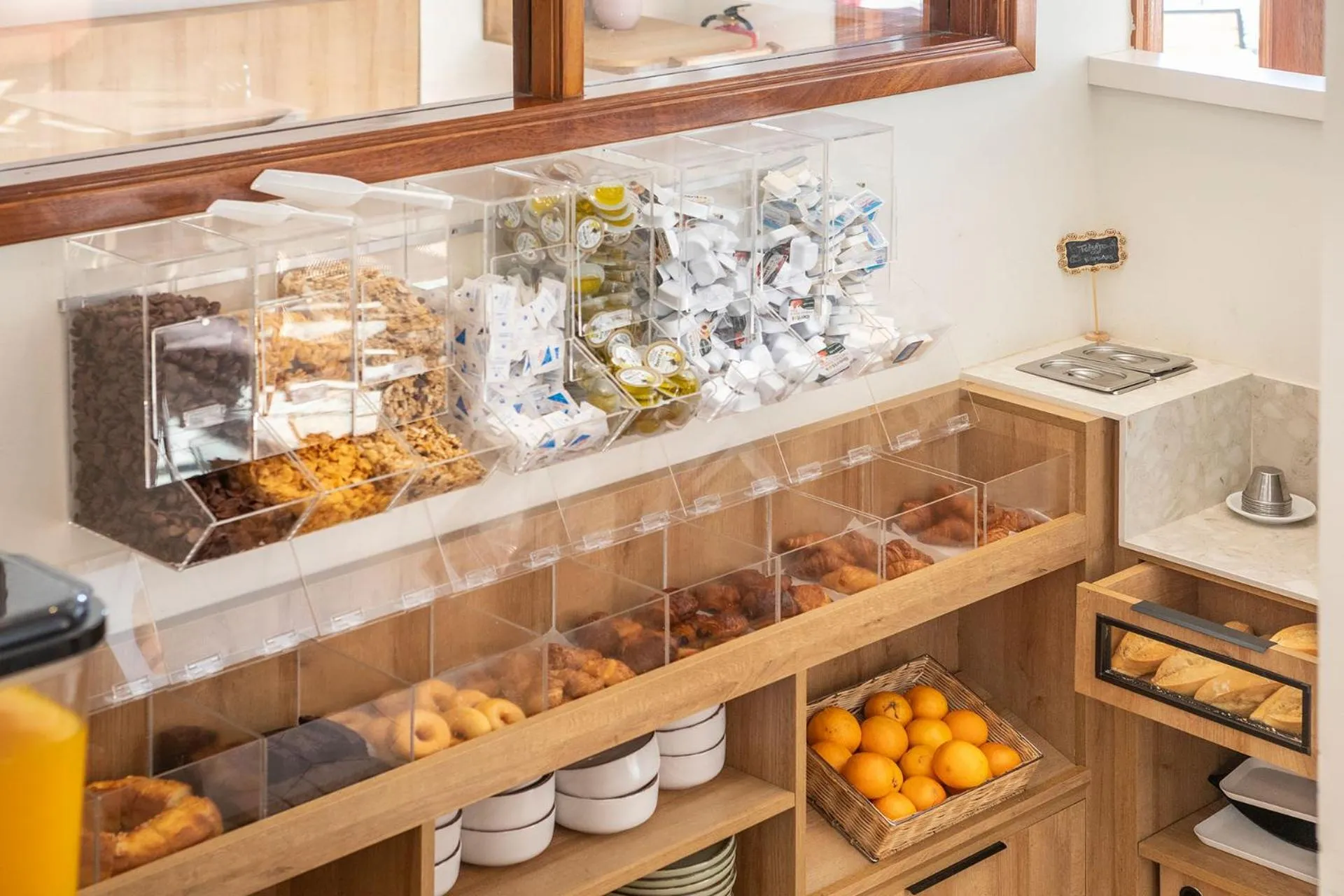 Restaurant/places to eat in Hotel Puerto de Candás